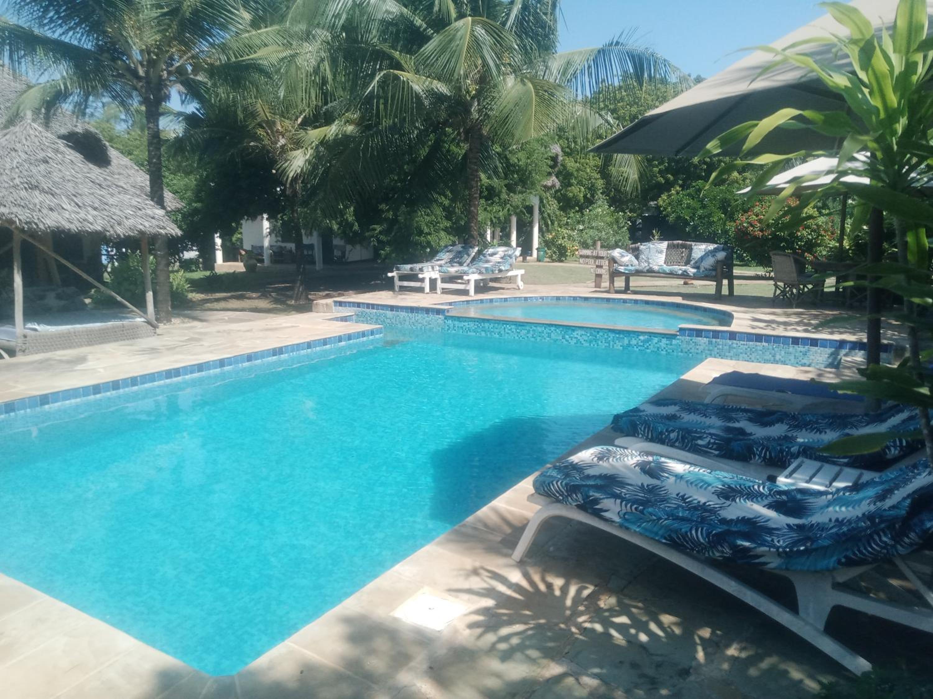 Pink Ndege cottage view 4