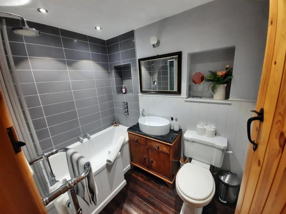 The Lodge at Stocks view 3