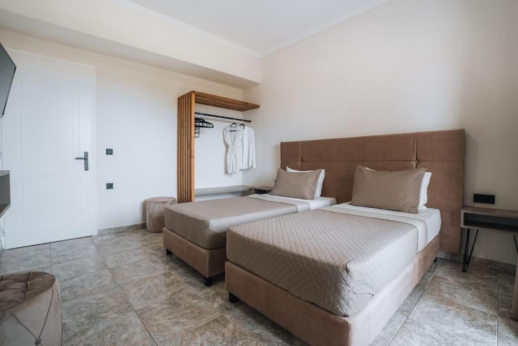 Mamfredas Suites photo 2