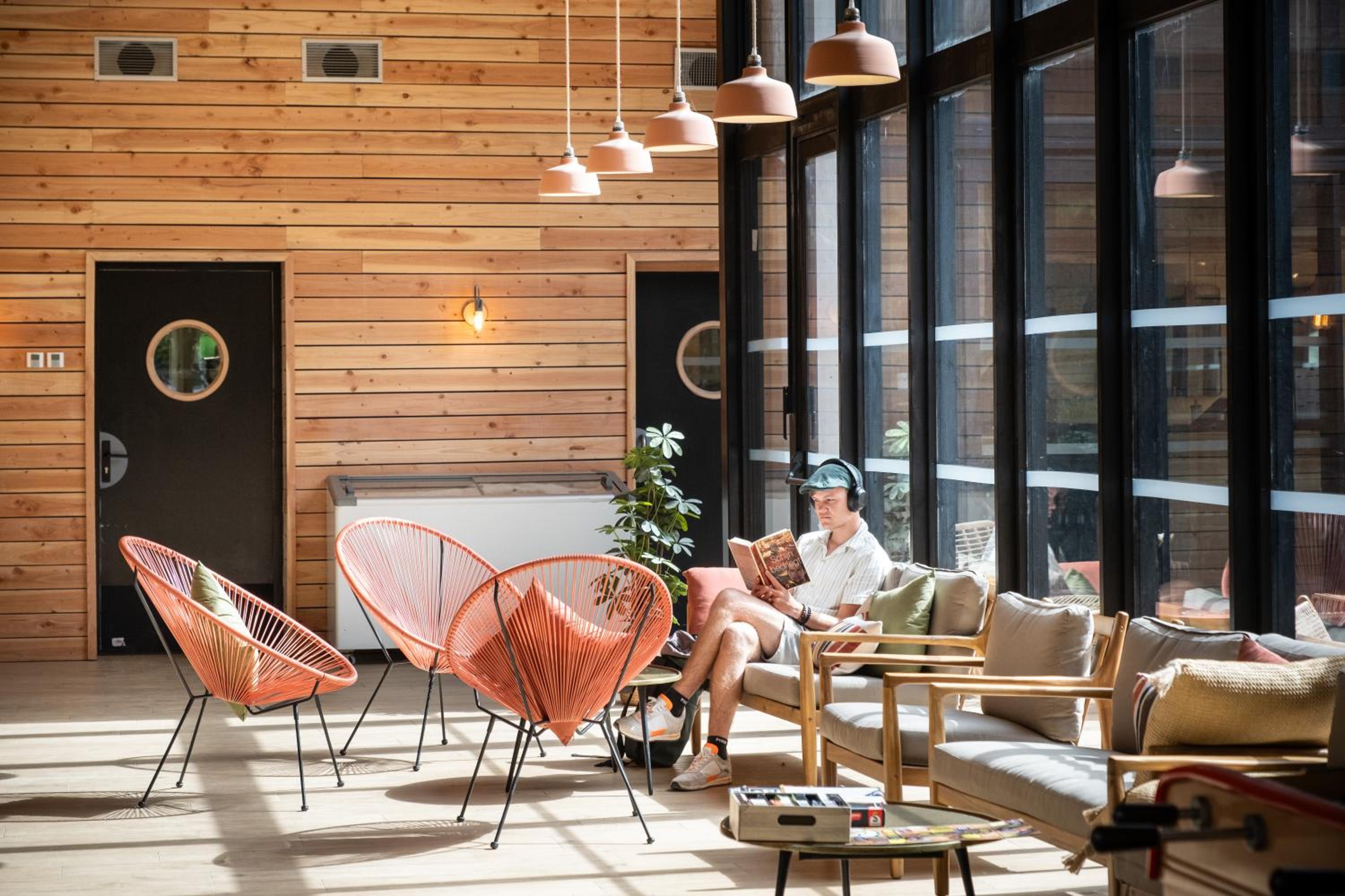 lounge