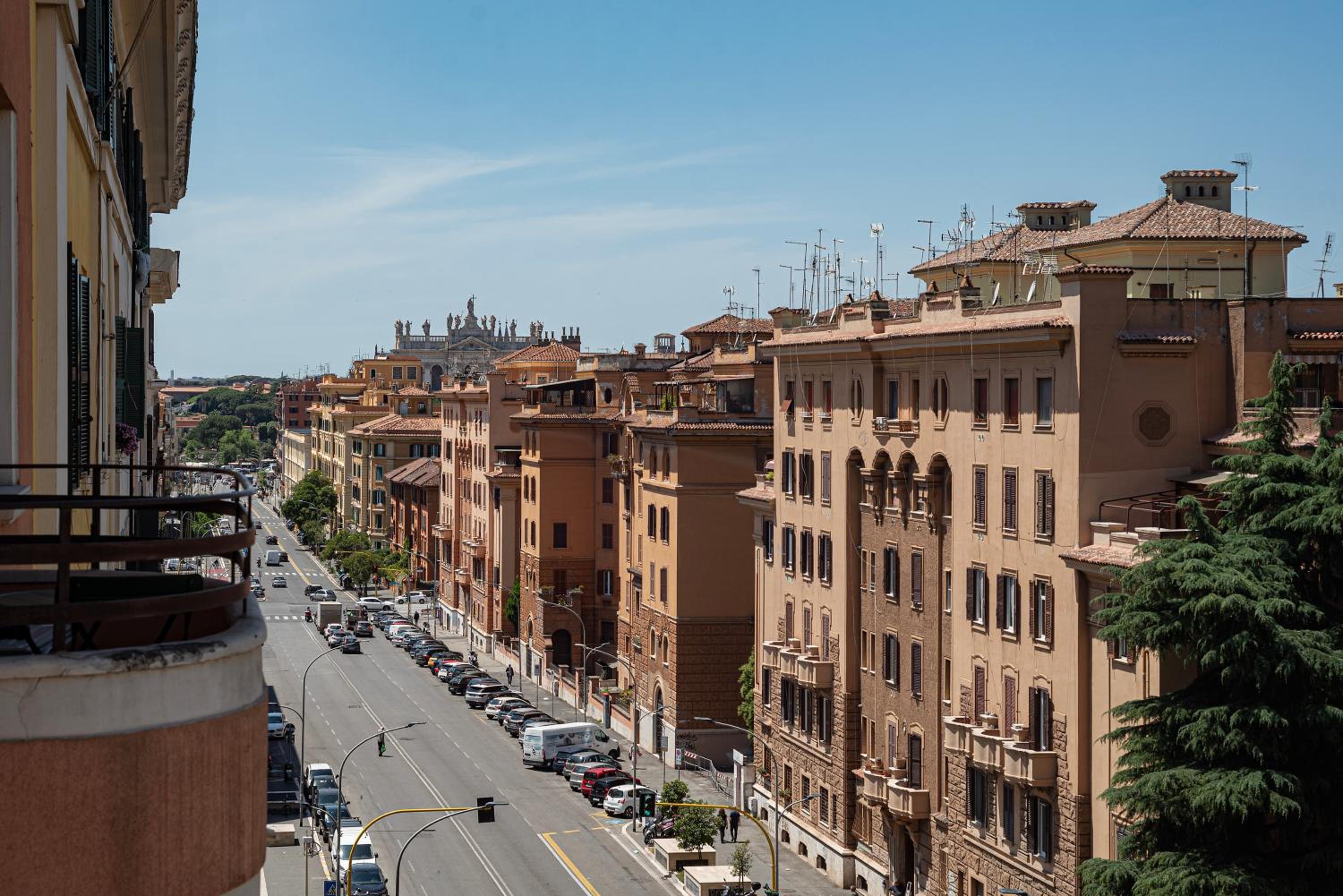 Vista sulla Basilica di San Giovanni MM Lodi Apt