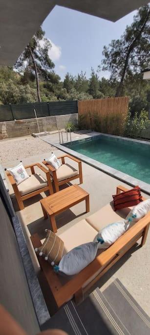 Villa Gray Pine
