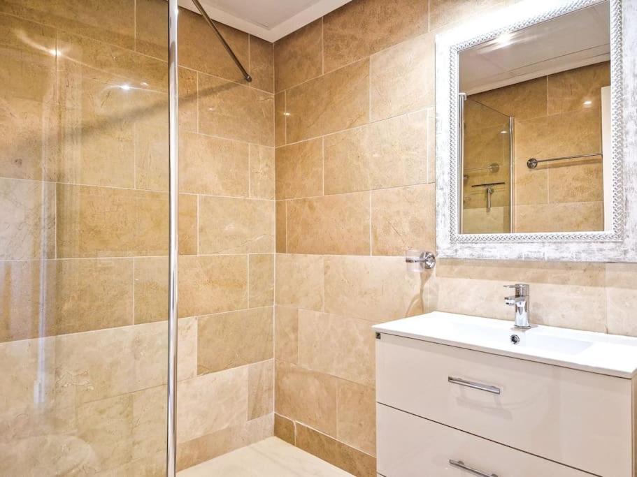 Apartment in Coto Real Duquesa - sea view & pools view 5