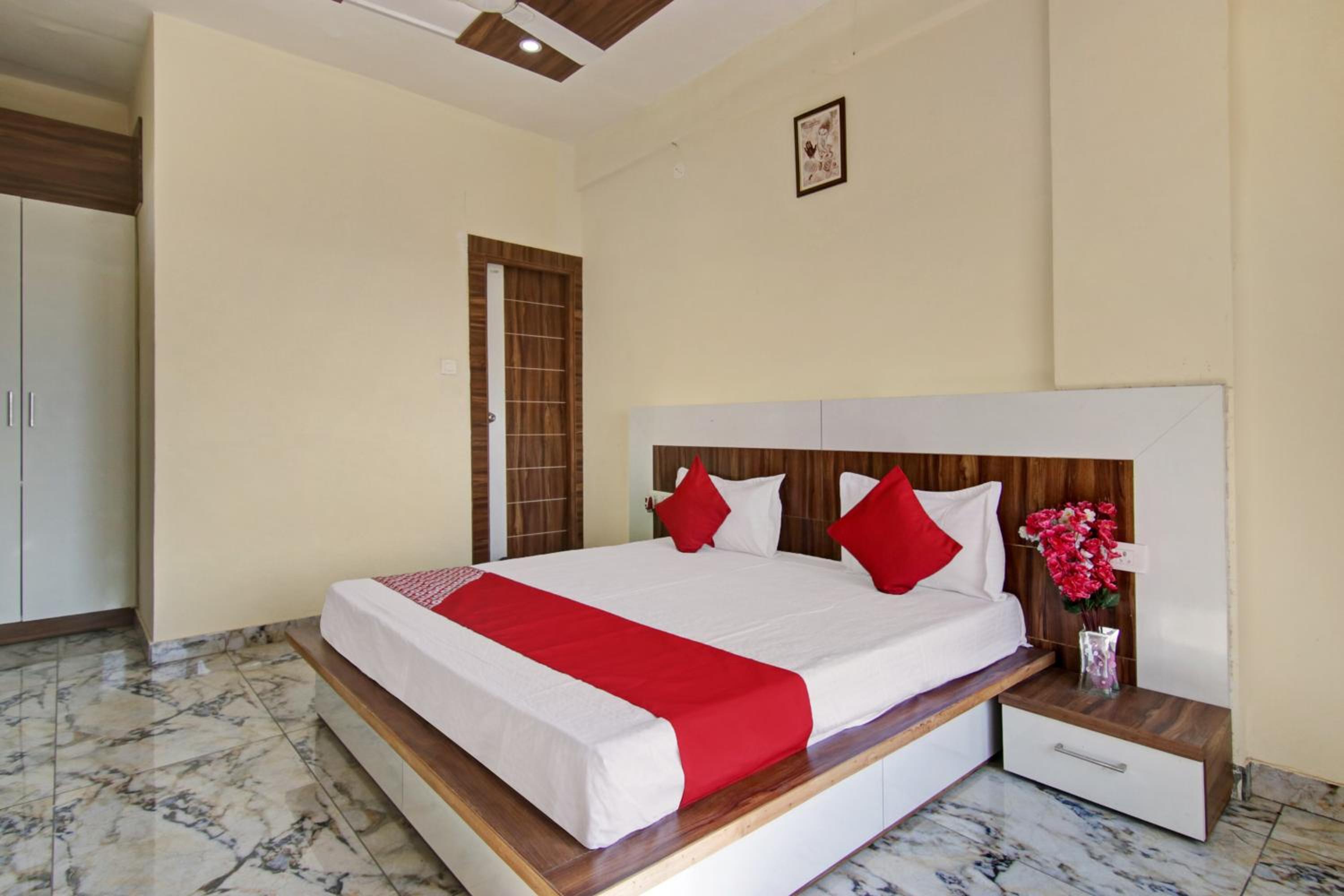 Hotel O Amrit Homestays view 2