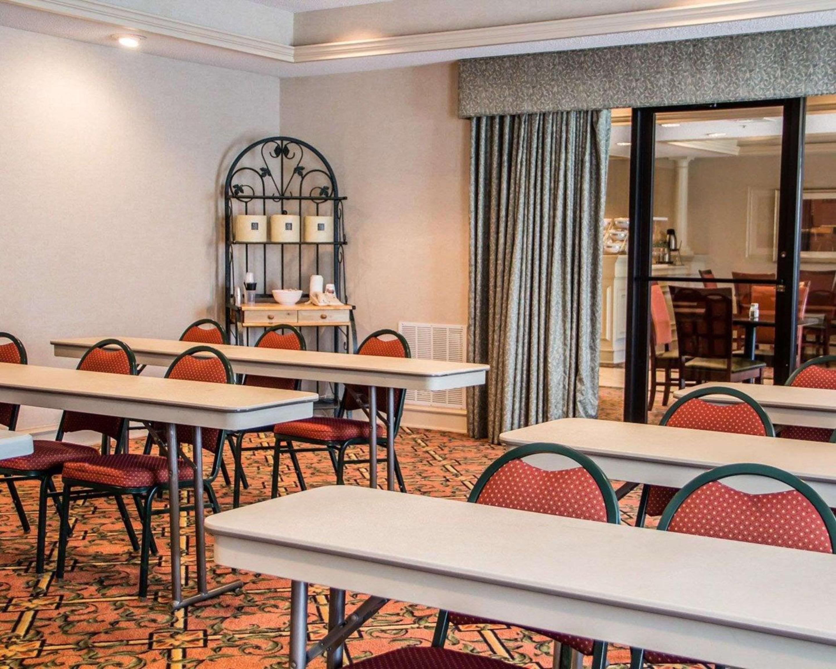 McAlester Vacations - Comfort Suites McAlester - Property Image 4