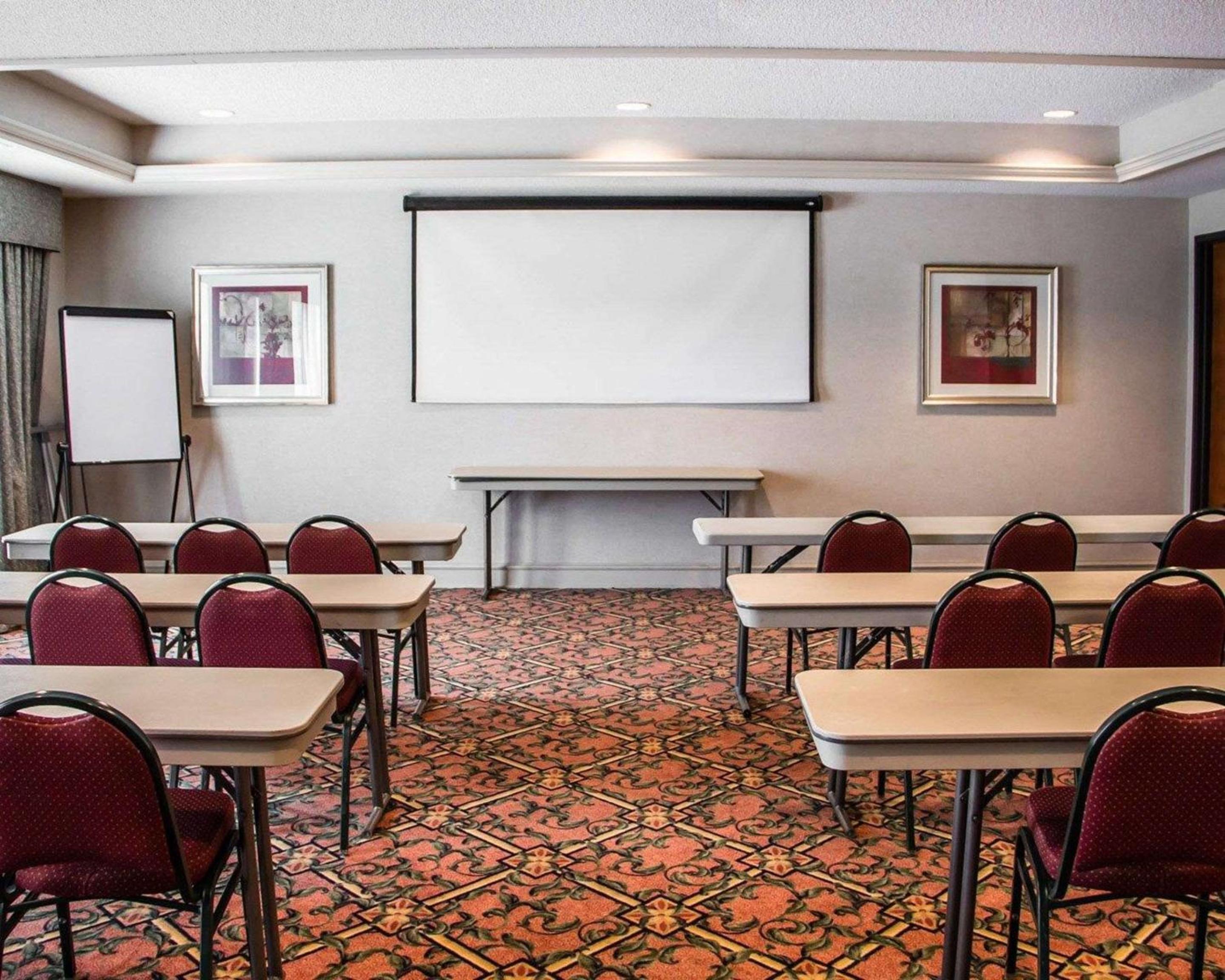 McAlester Vacations - Comfort Suites McAlester - Property Image 5