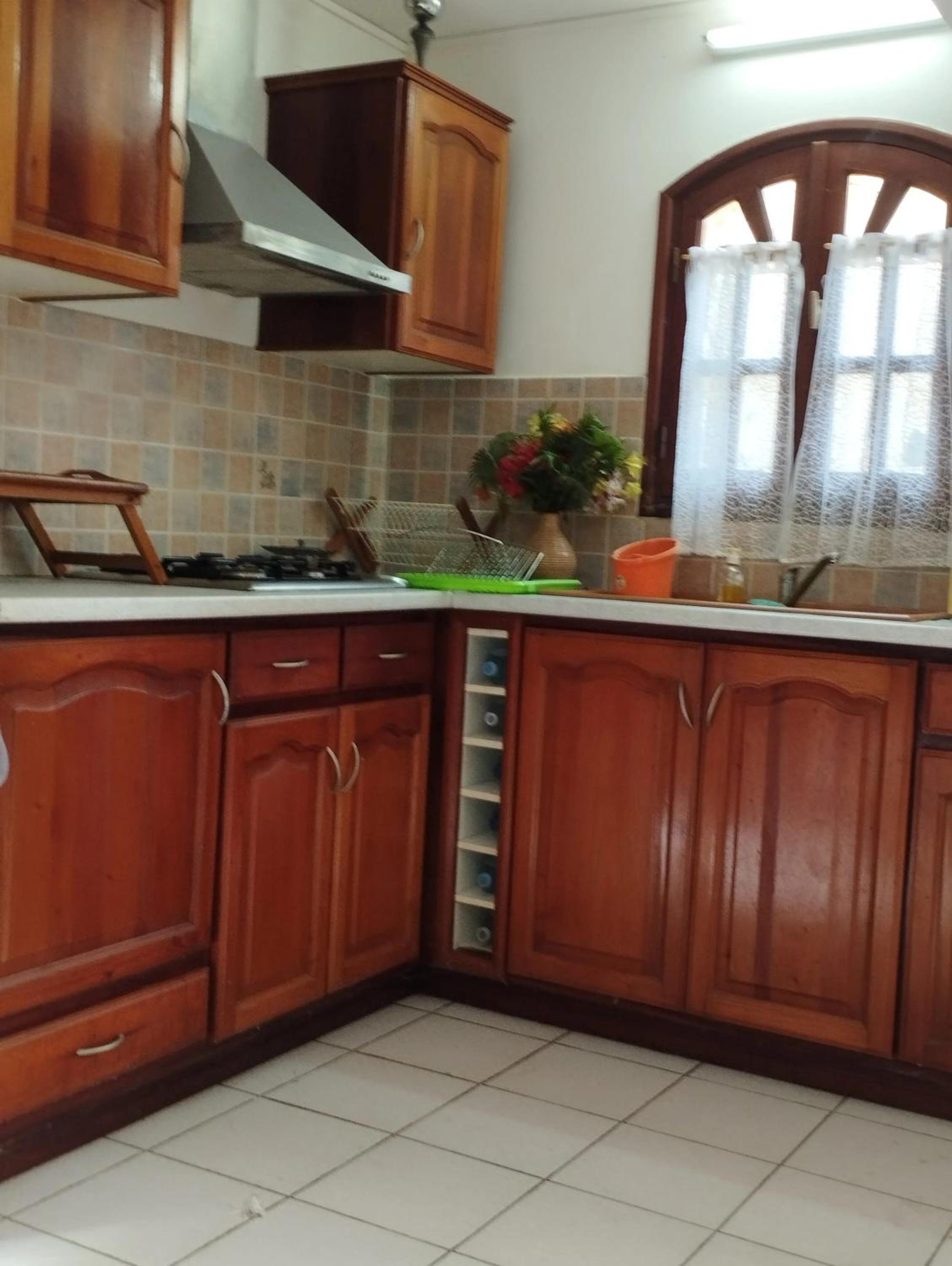 Studio charmant au Moule avec jardin de 35 m² et barbecue view 3