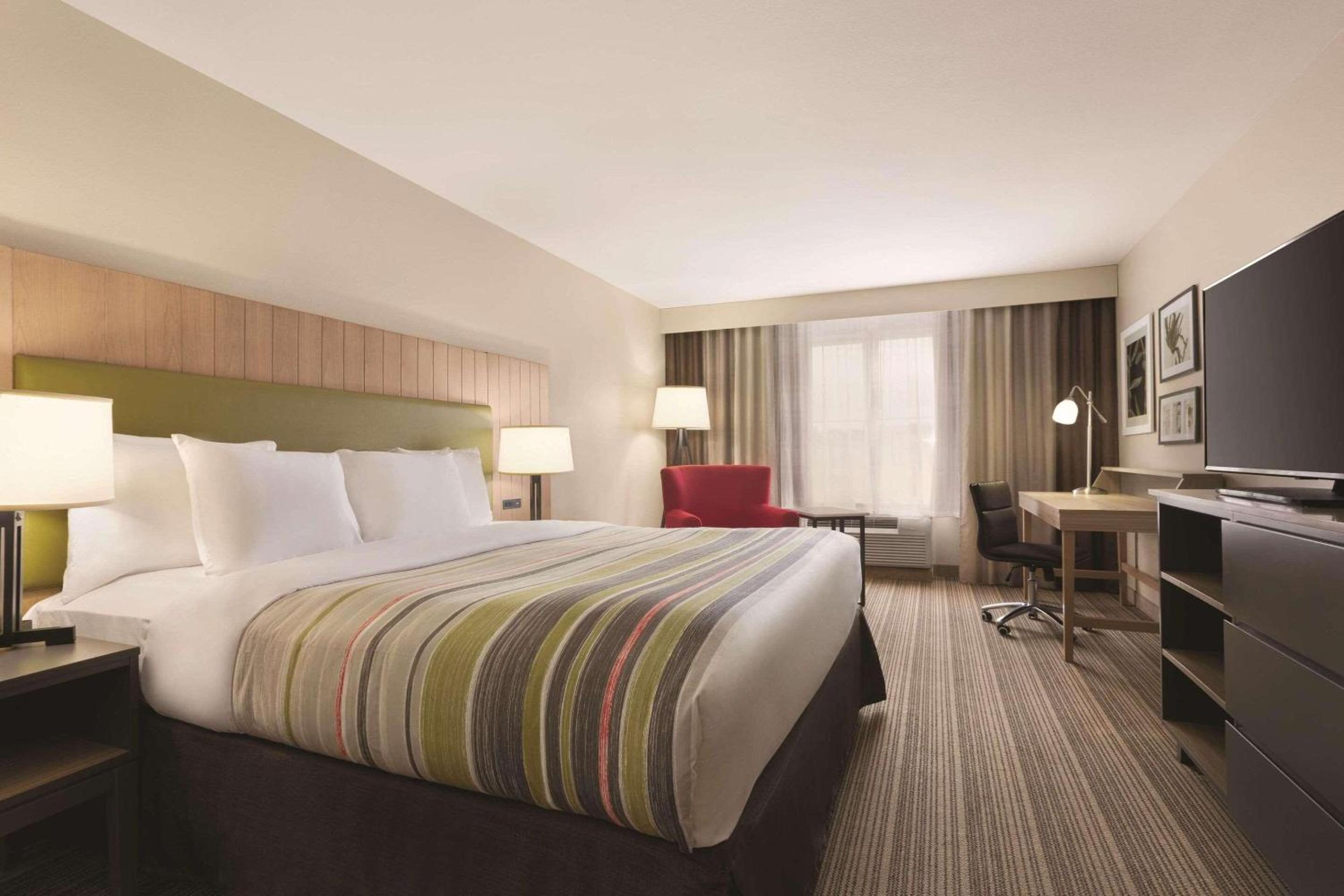 Wytheville Vacations - Country Inn Suites by Radisson, Wytheville, VA - Property Image 35