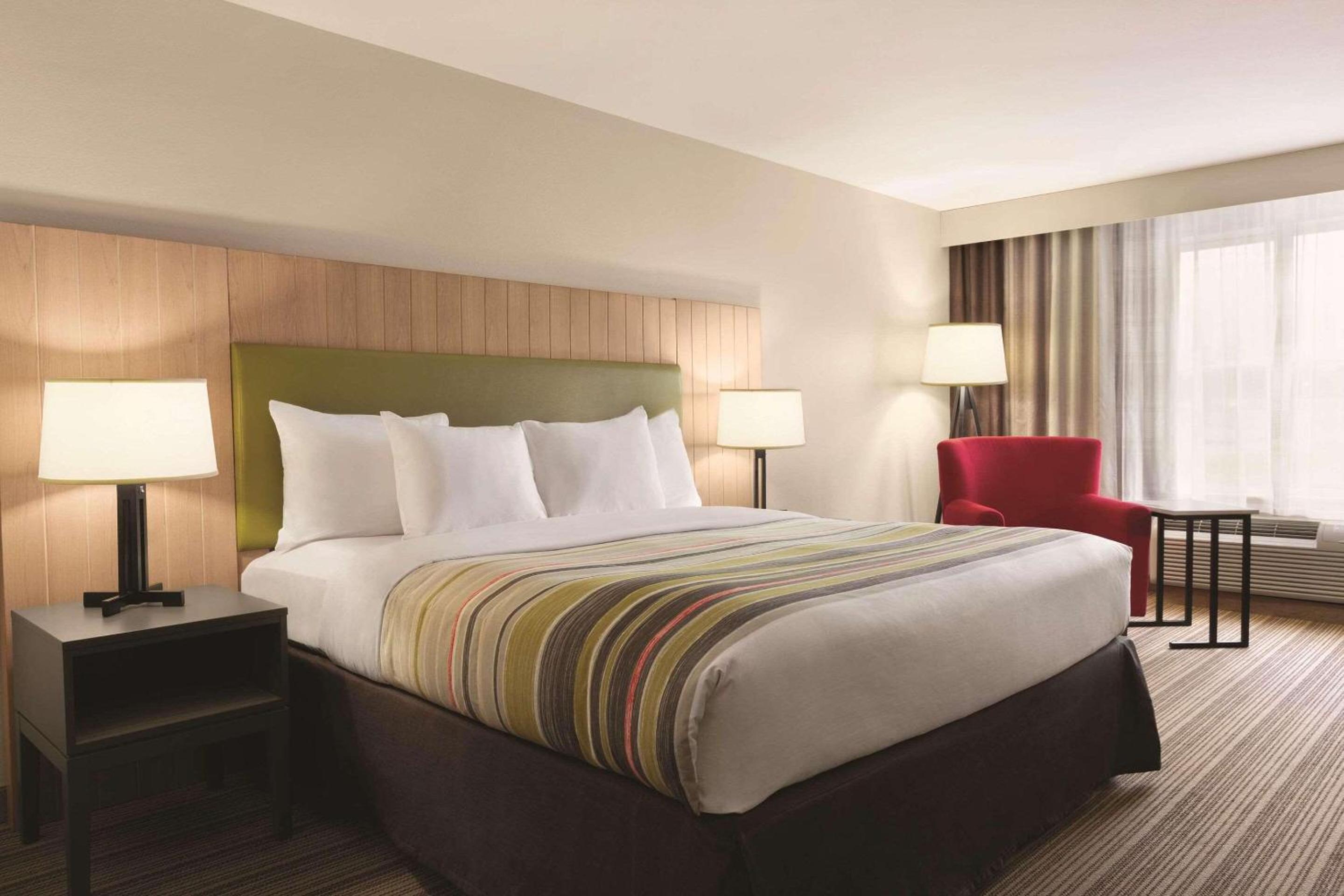 Wytheville Vacations - Country Inn Suites by Radisson, Wytheville, VA - Property Image 34