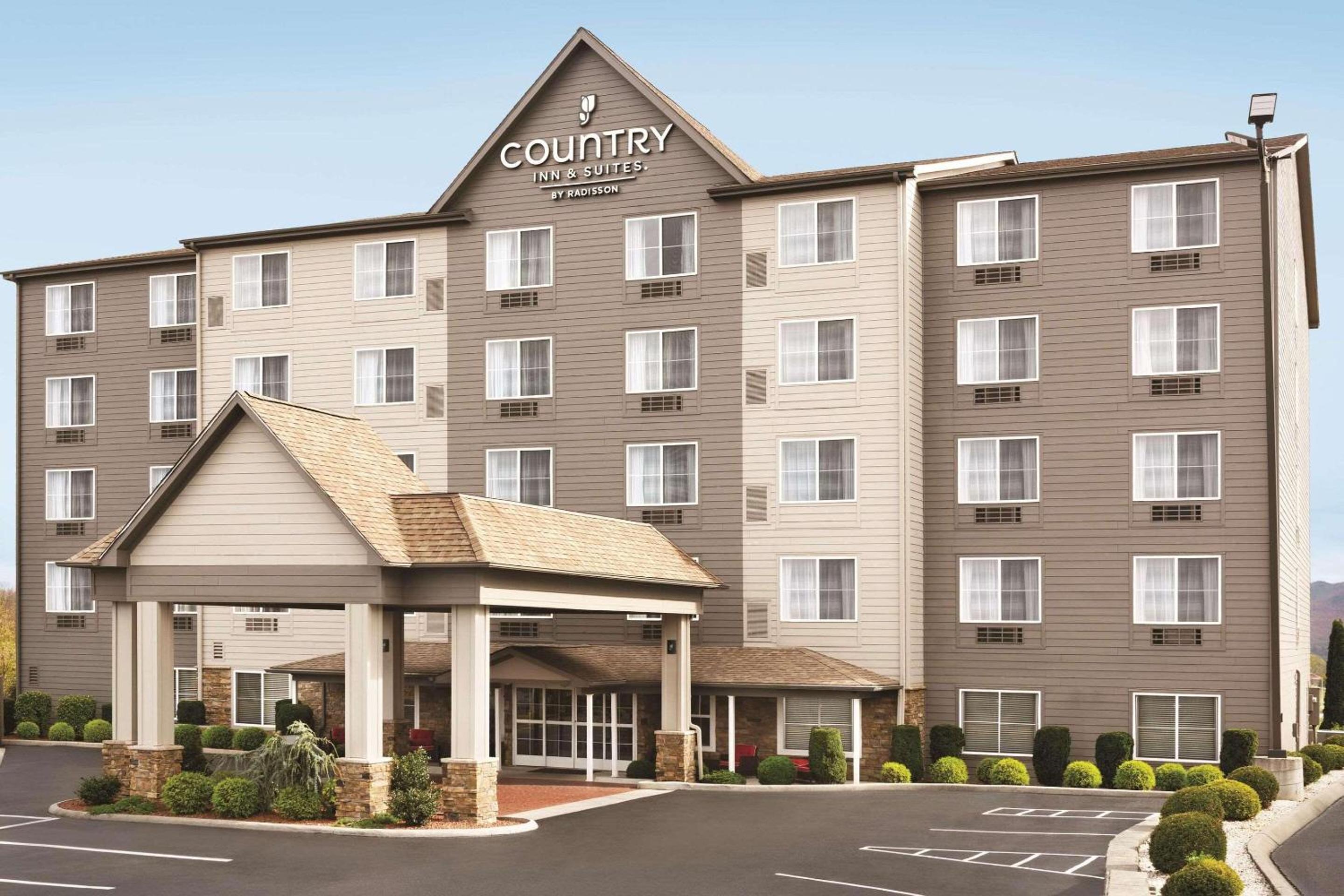 Wytheville Vacations - Country Inn Suites by Radisson, Wytheville, VA - Property Image 28