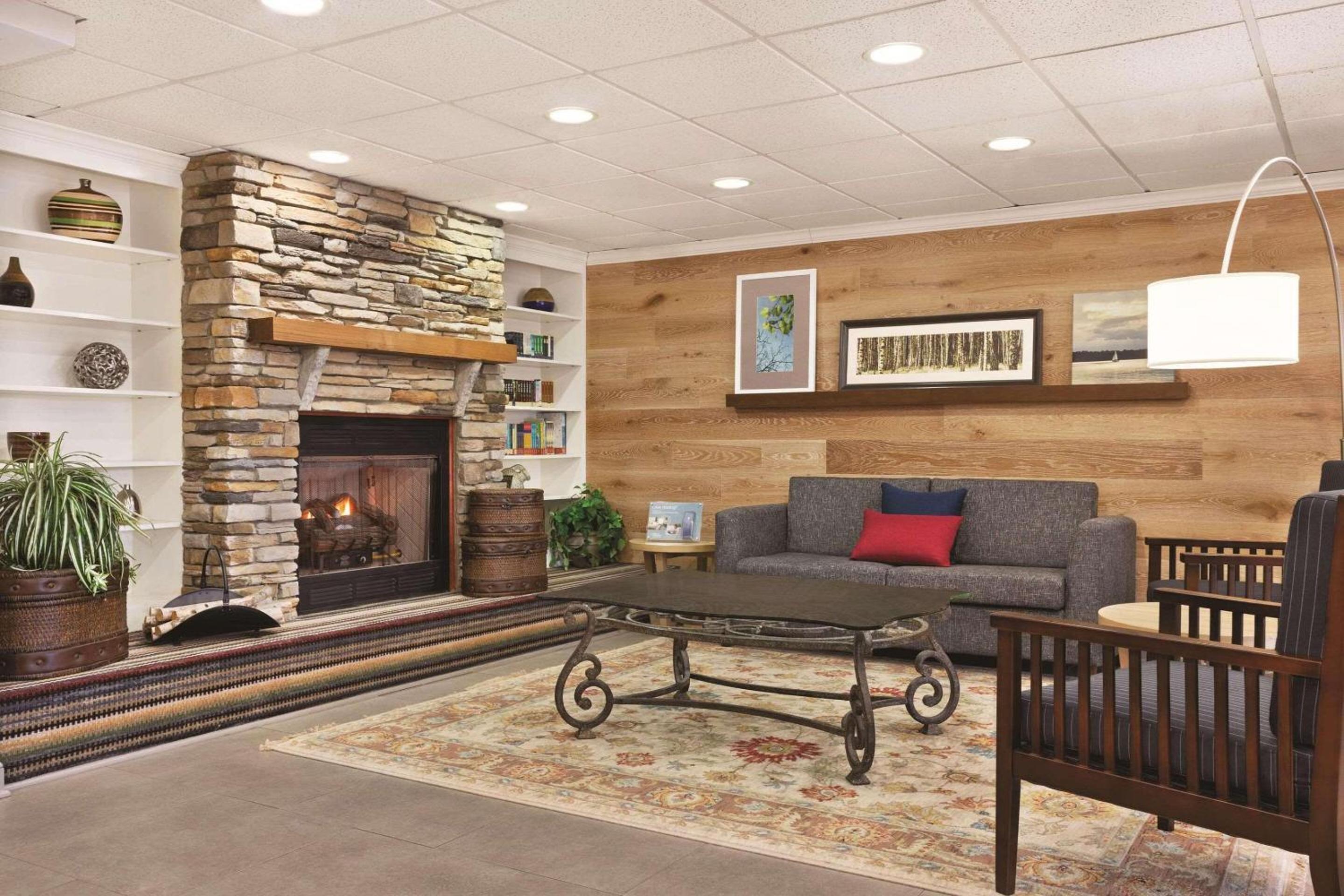 Wytheville Vacations - Country Inn Suites by Radisson, Wytheville, VA - Property Image 26