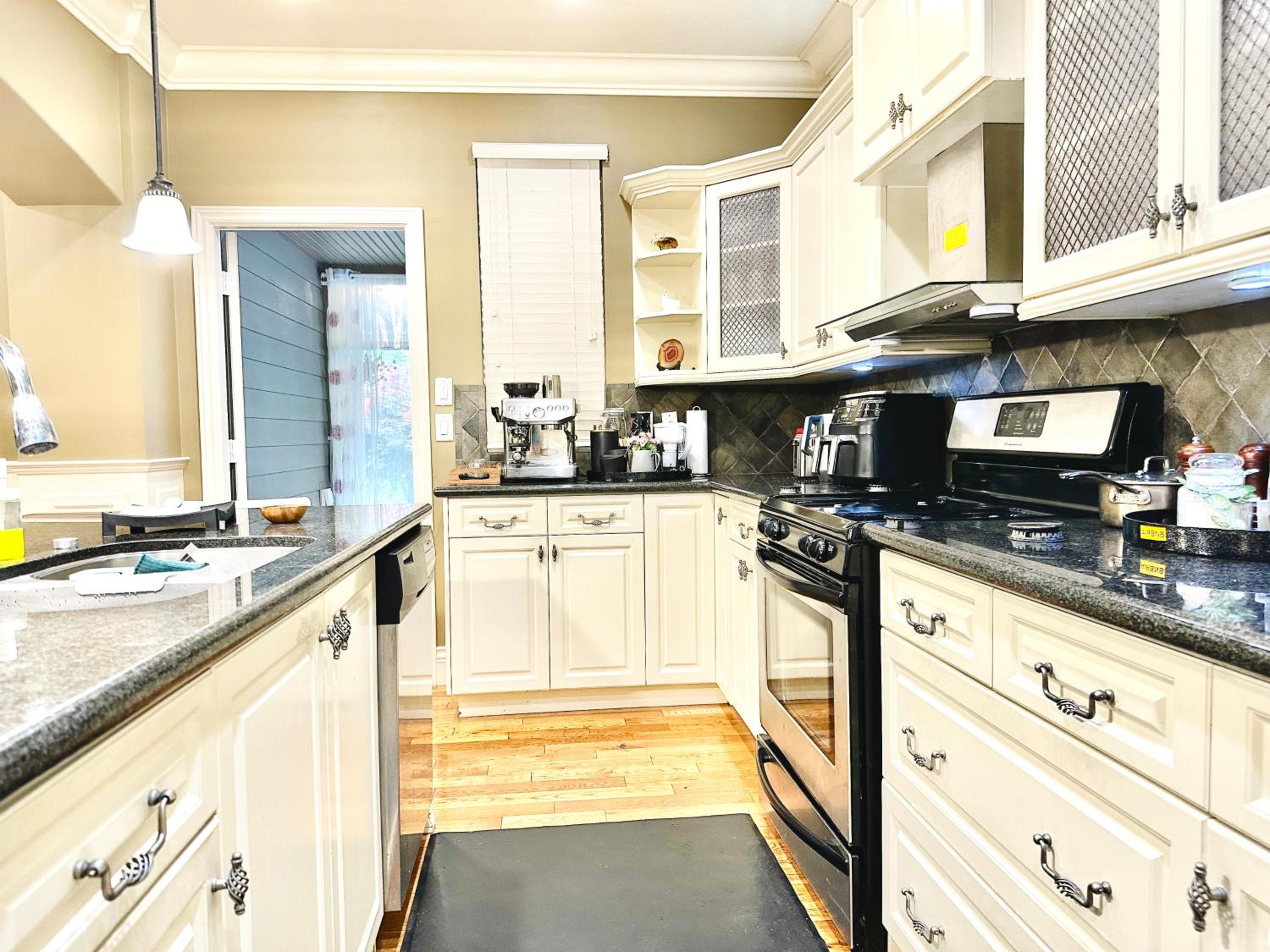 Langley Vacations - Scorpion house Langley ROOM B - Property Image 60