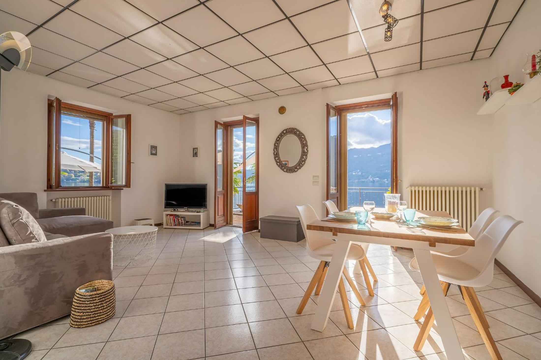 Casa delle Palme con terrazza sul lago e spiaggia photo 2