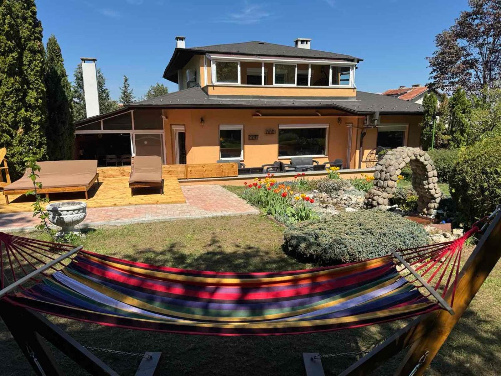 Villa Boyana City & Relax with Hot Jacuzzi and Sauna by BookVillaBG