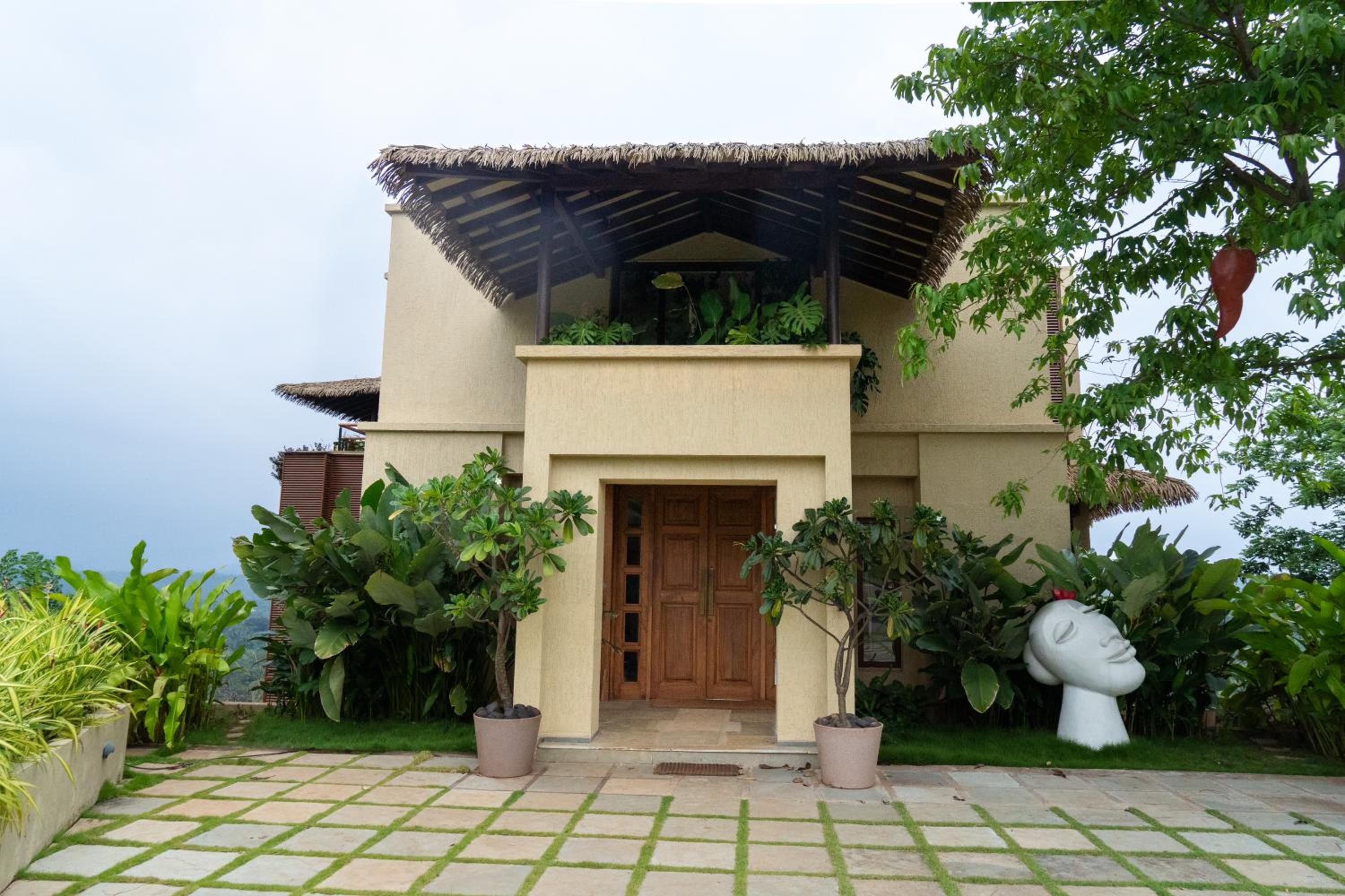 Masaya - Off The Grid-6 bed mansion in South Goa view 4