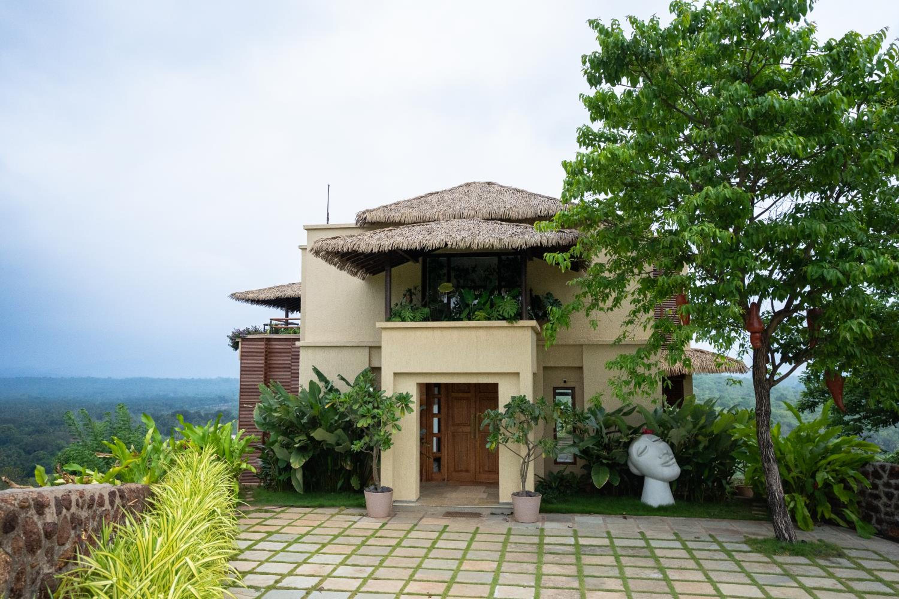 Masaya - Off The Grid-6 bed mansion in South Goa view 3
