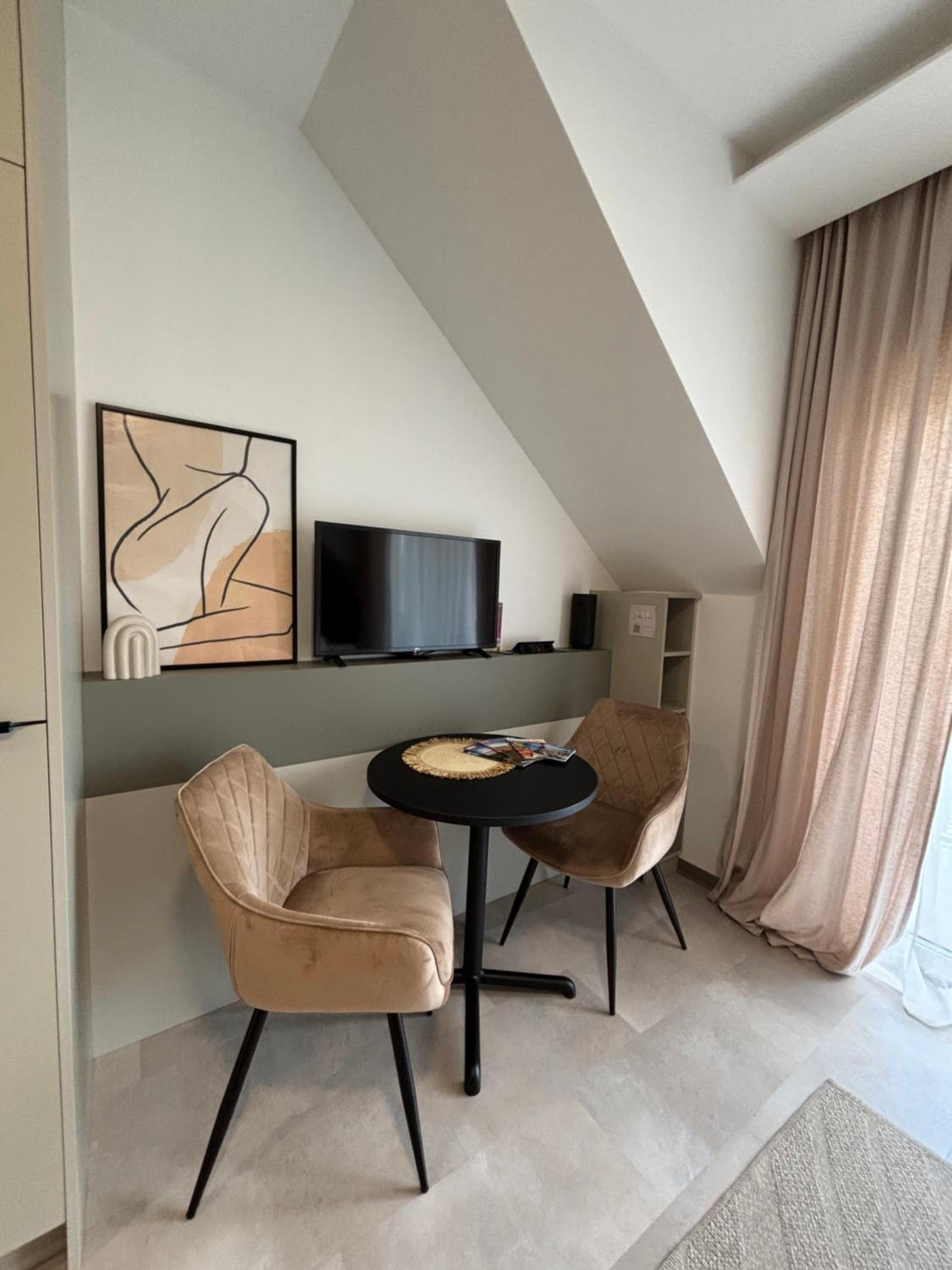 LaMira Apartment