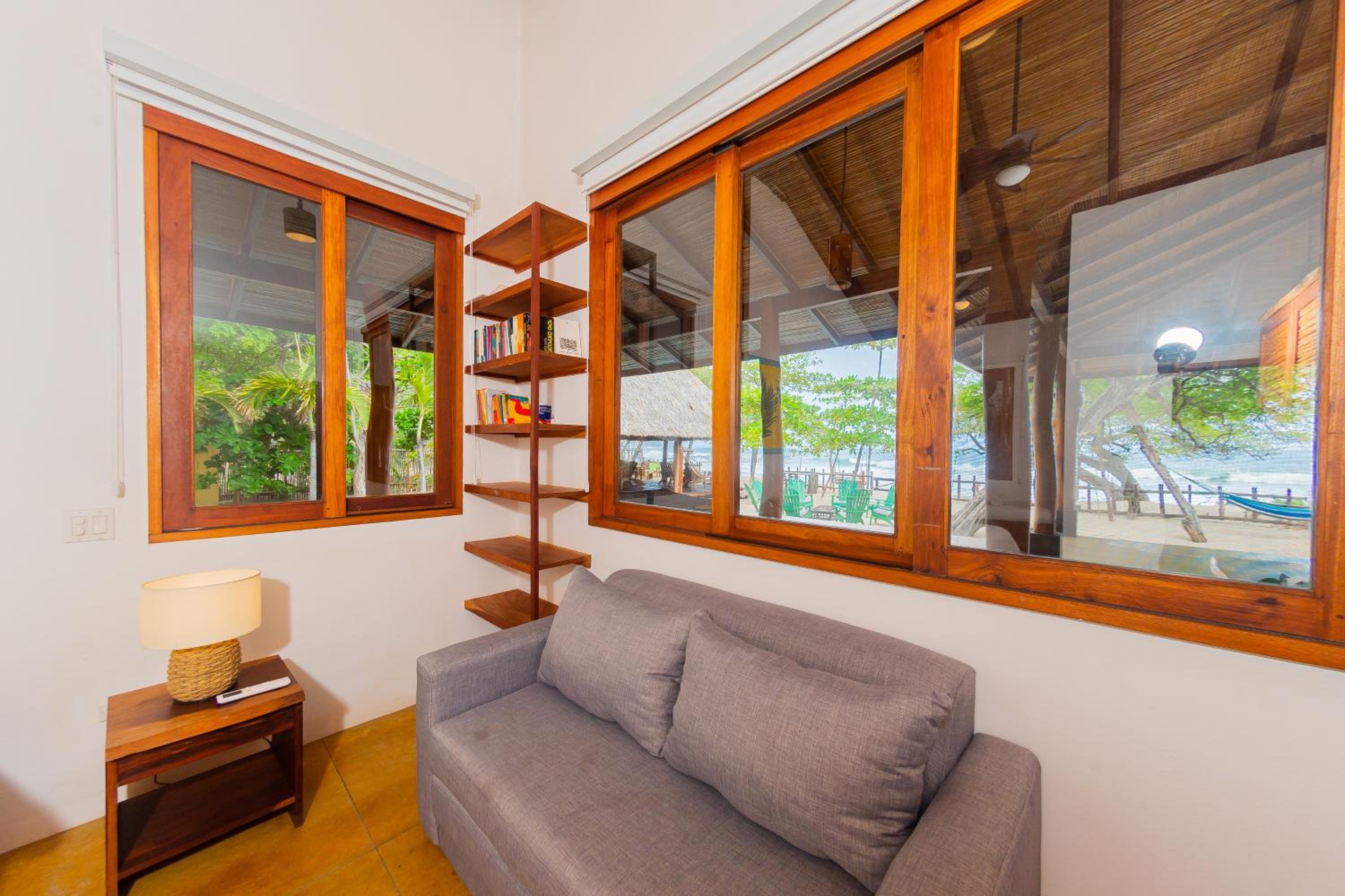 Casa Yosi, Beach Front Piece of Heaven view 2
