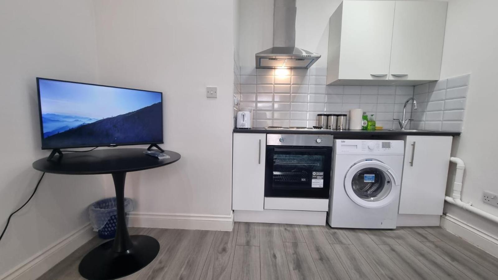 Studio for 2 Person next to Woodgreen