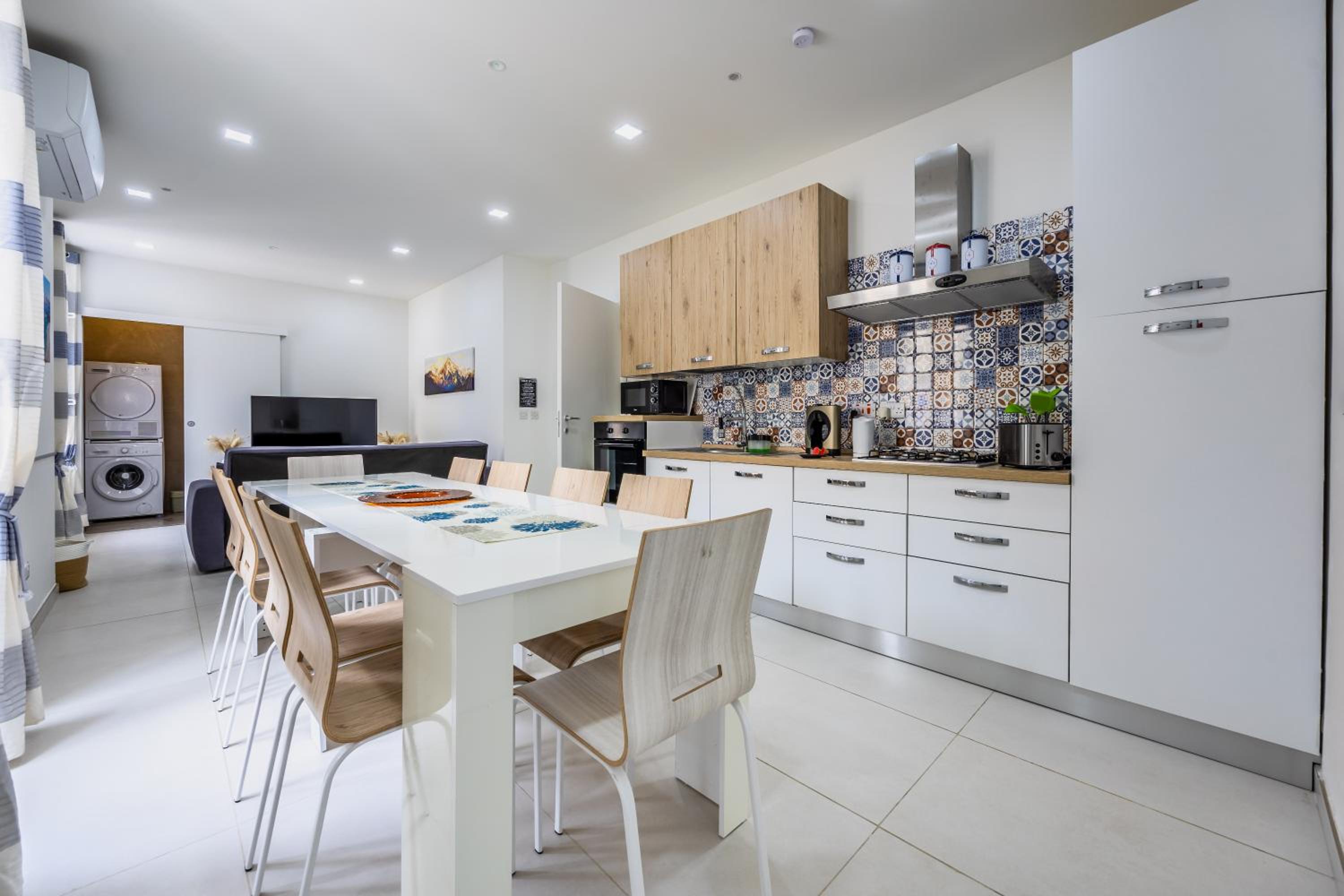 Elegant & Modern House by SF HOMES - Close to the Three Cities and the airport view 3