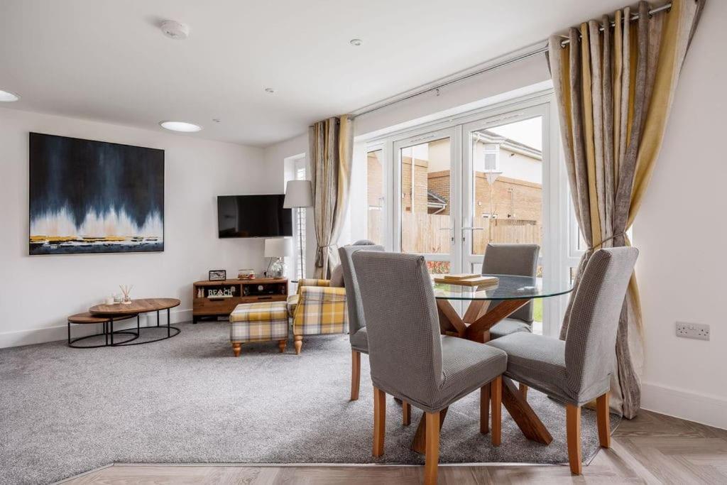 Beautiful house in Poole with parking, 2 bed & 2 bathroom view 4