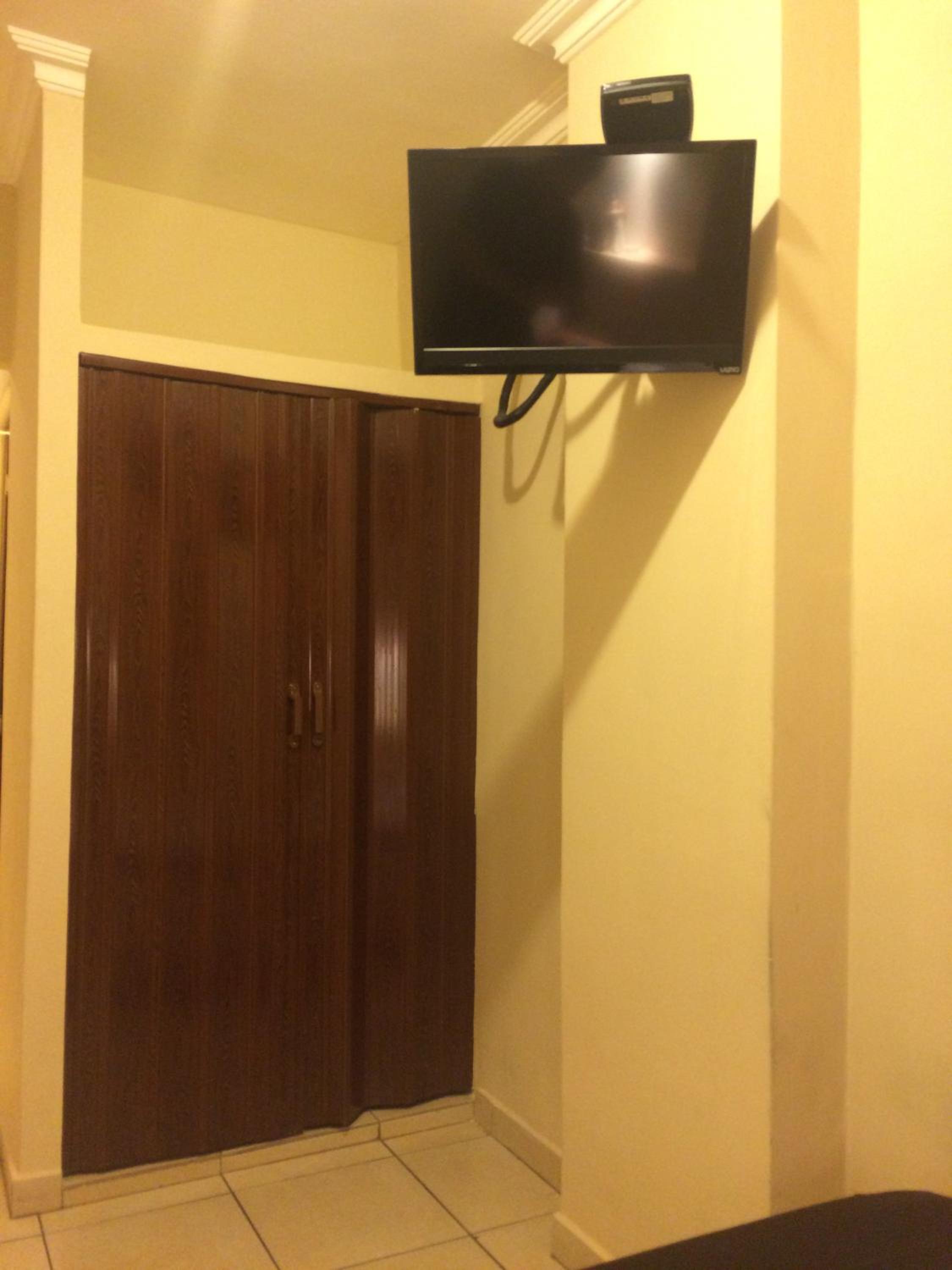 El Patio Suites II