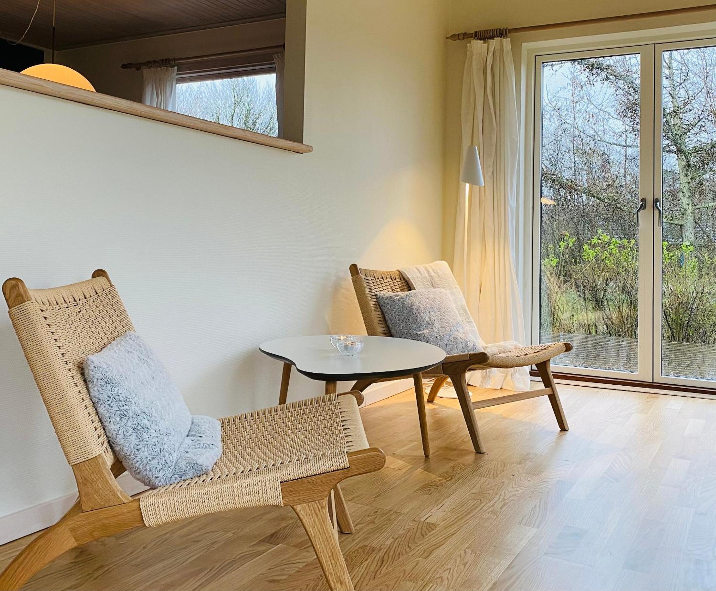 COZY HOLIDAY HOME by the sea view 4