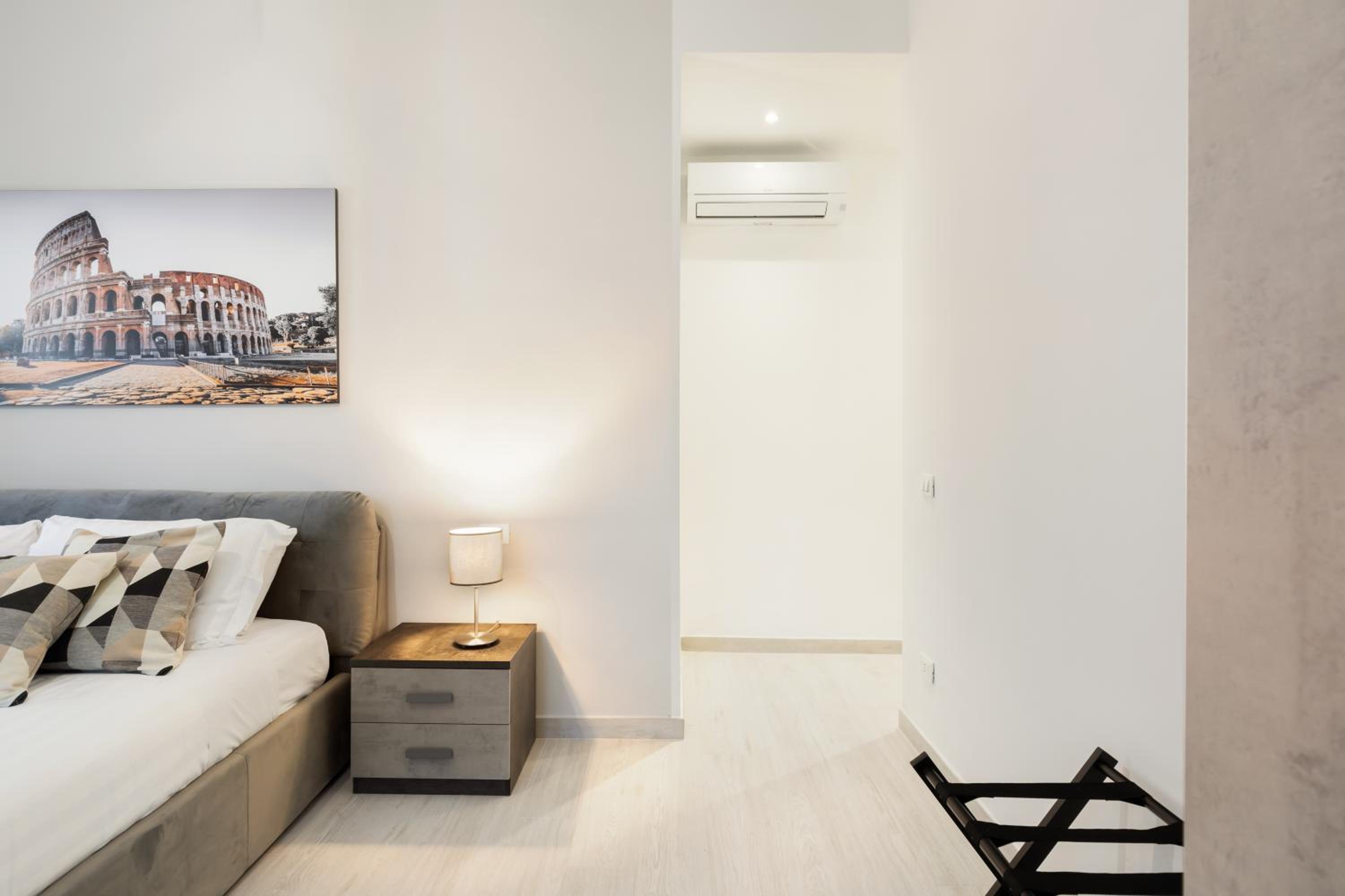 Clodio Welcome - 5 camere arredate con bagno interno - zona comune - condizionatori -