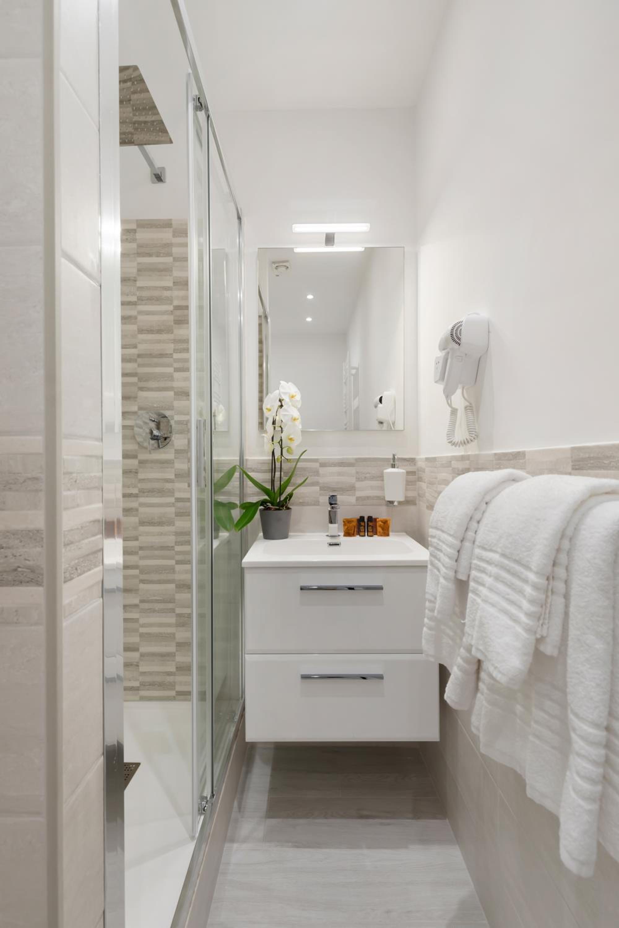 Clodio Welcome - 5 camere arredate con bagno interno - zona comune - condizionatori -