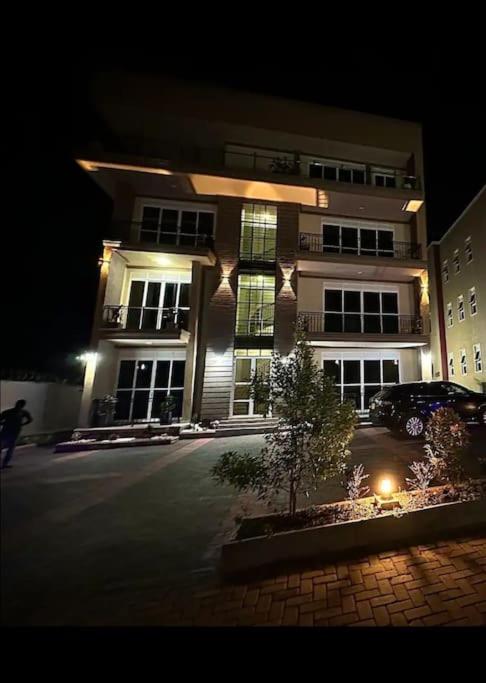 Luxury Lakeview Penthouse in Munyonyo