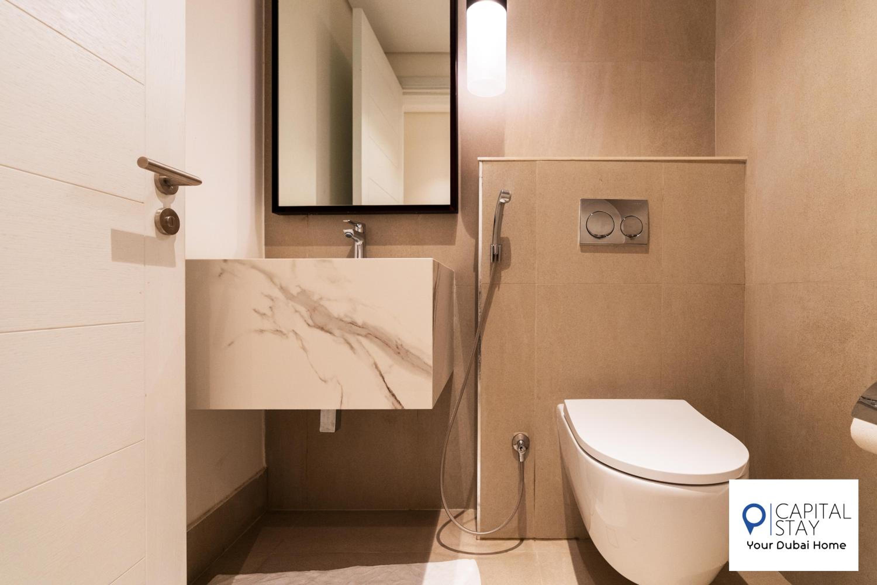 Capital Stay- Private Two Bed Apartment - The Address Beach Resort Residences Fujairah