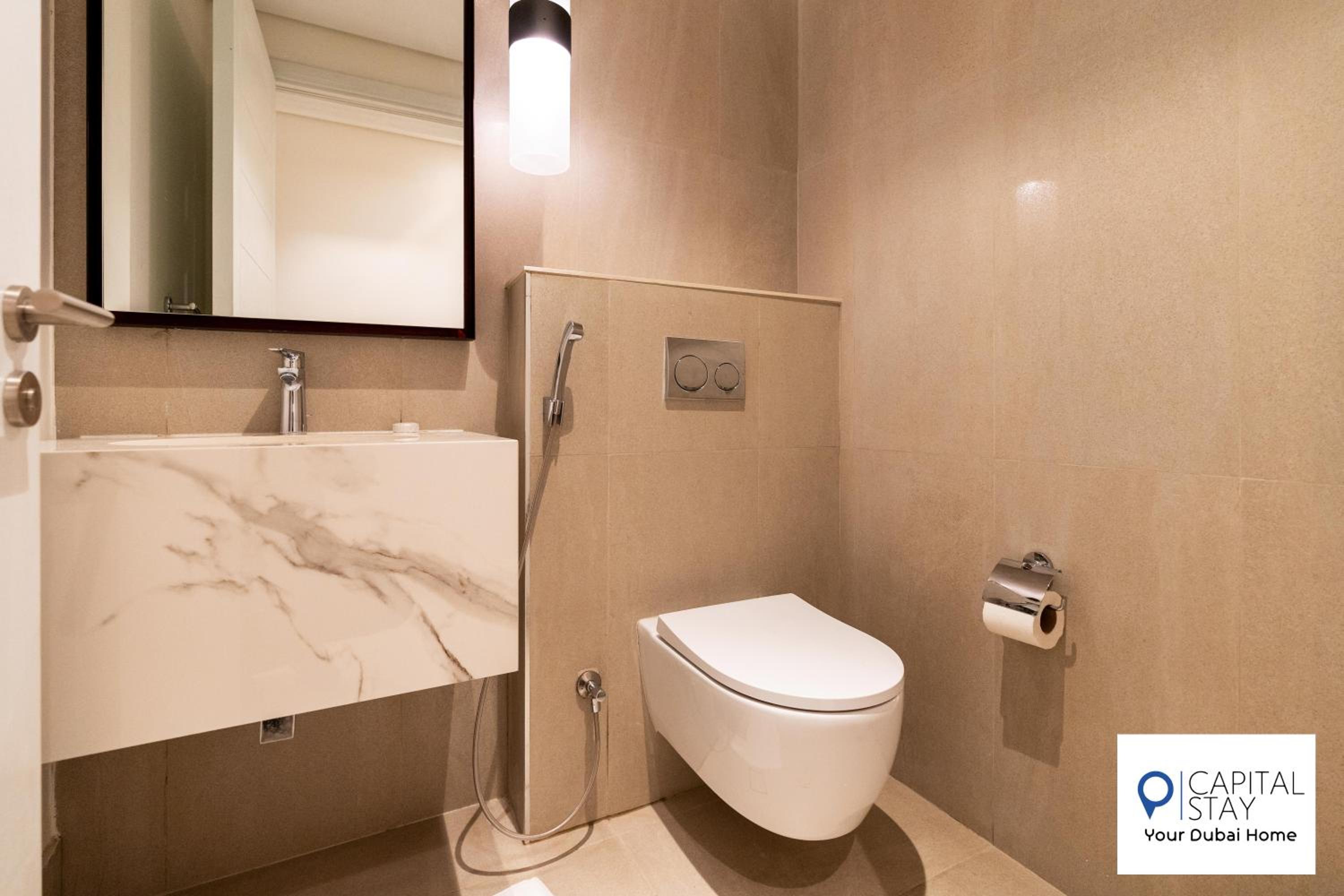 Capital Stay- Private Two Bed Apartment - The Address Beach Resort Residences Fujairah