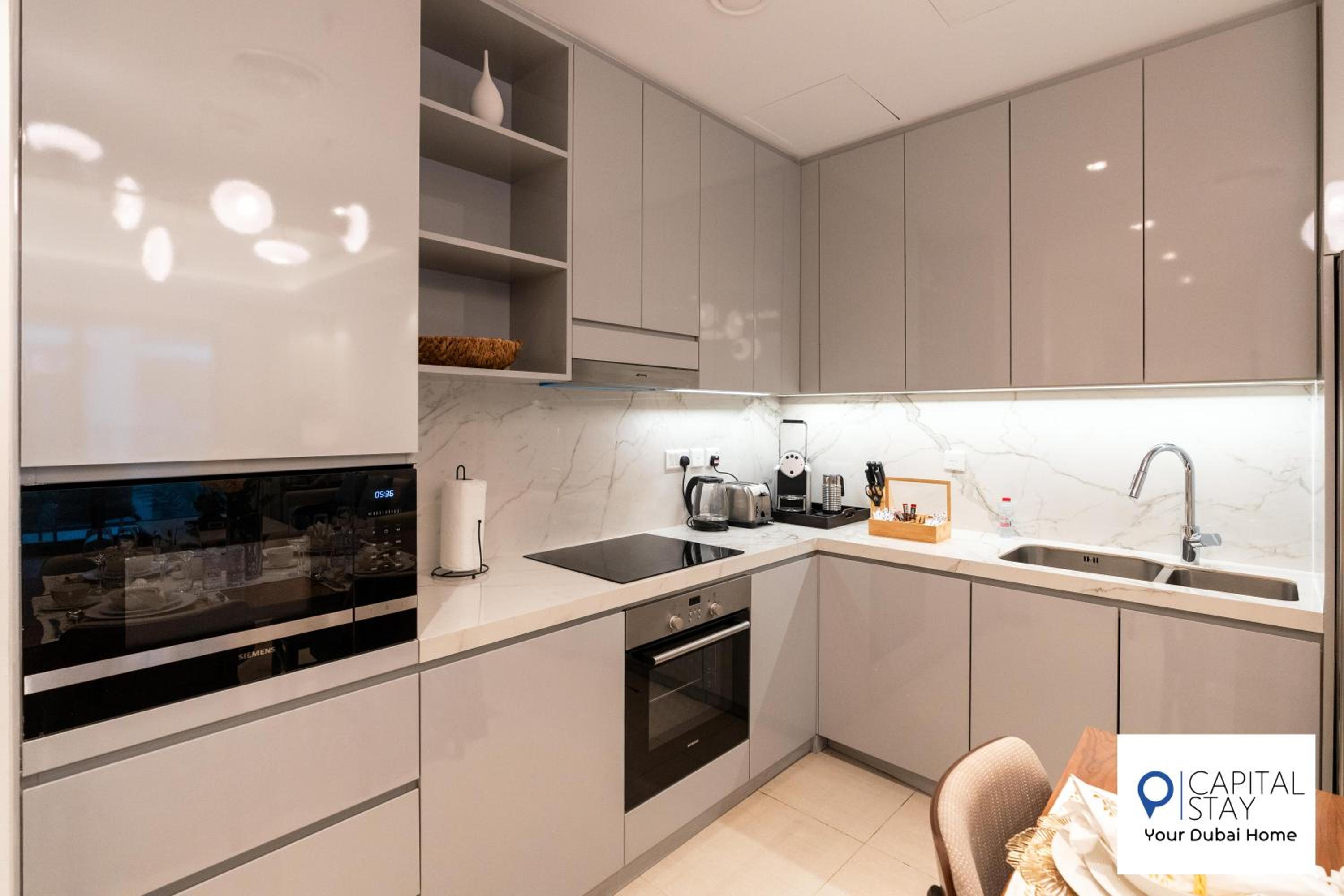 Capital Stay- Private Two Bed Apartment - The Address Beach Resort Residences Fujairah