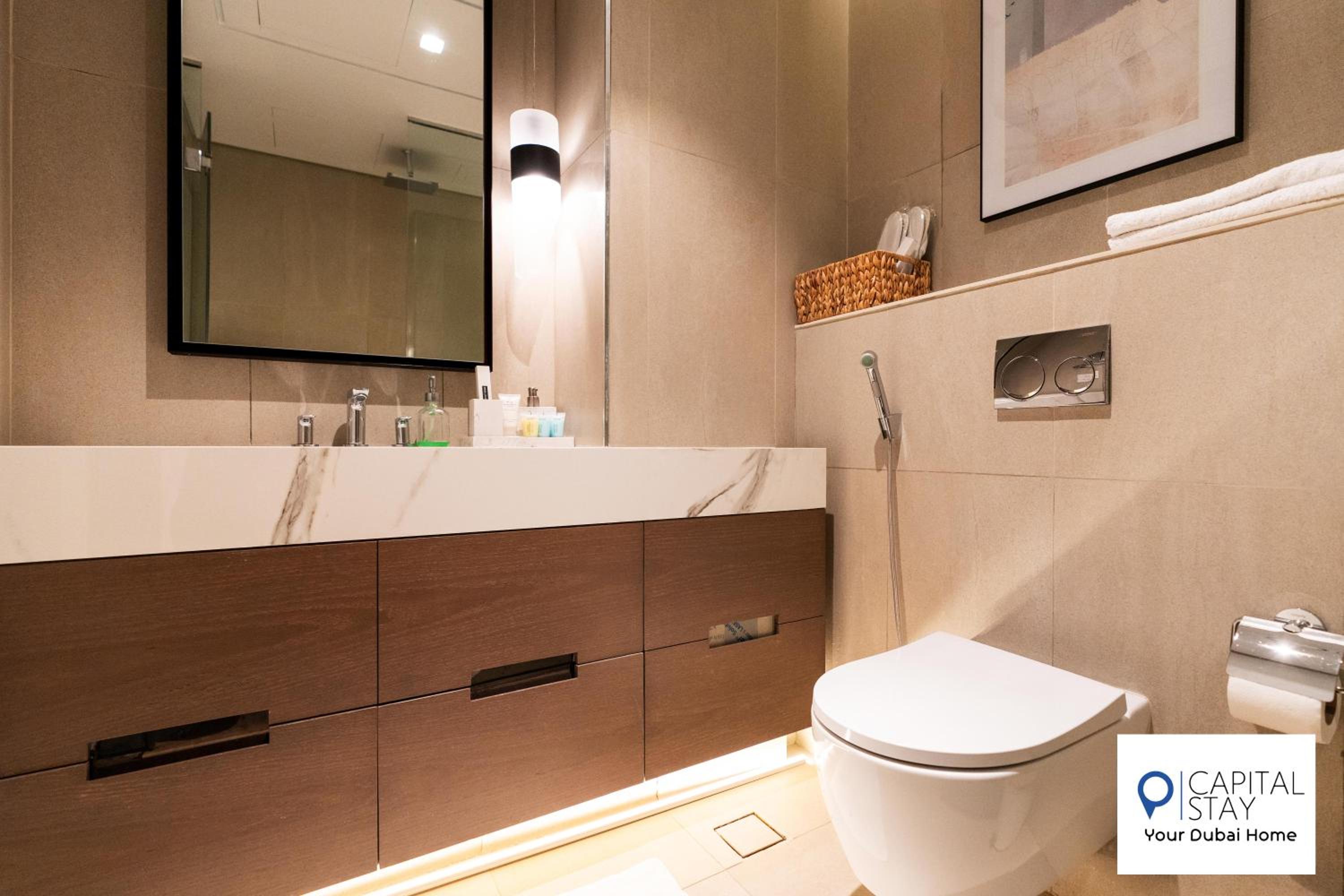 Capital Stay- Private Two Bed Apartment - The Address Beach Resort Residences Fujairah