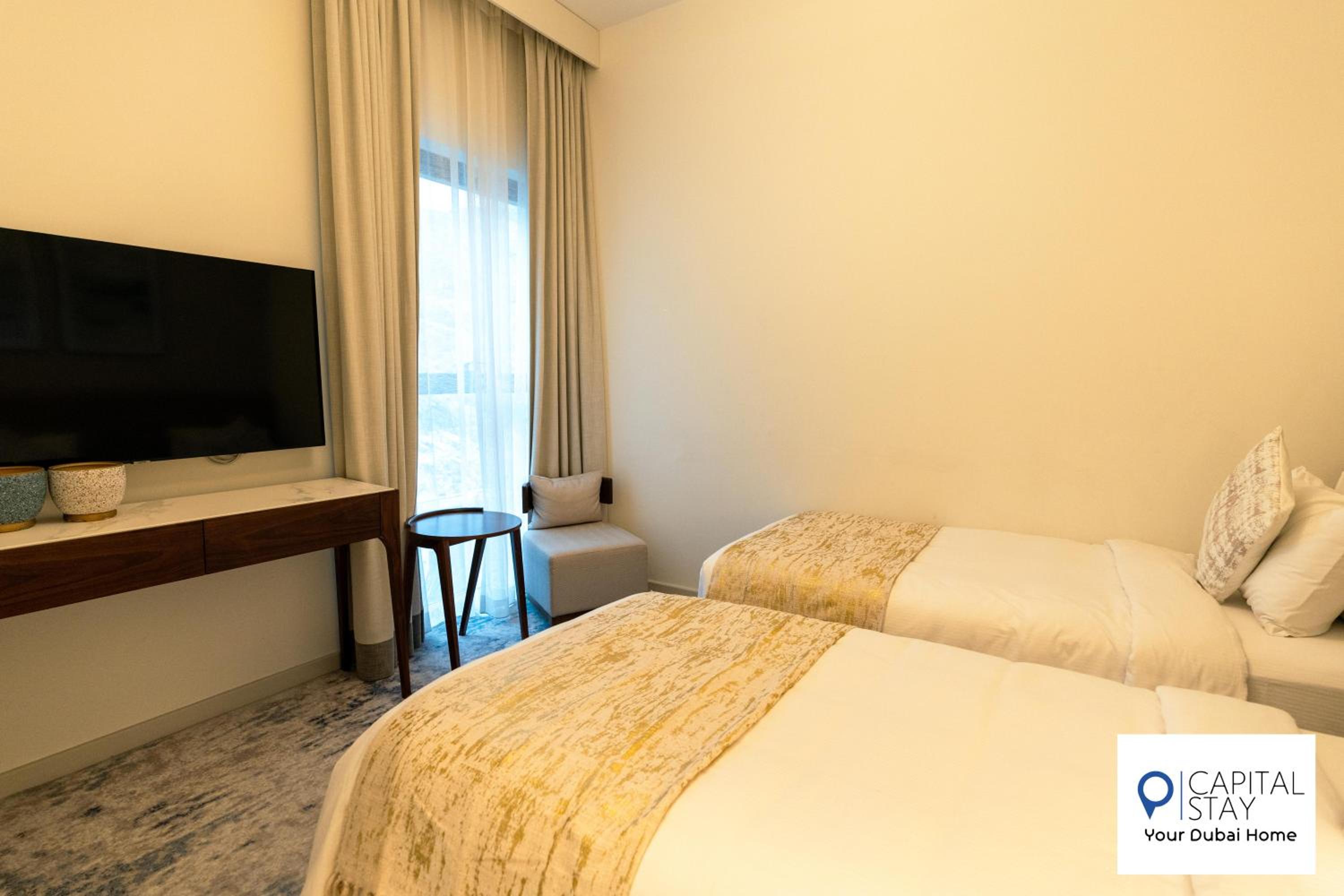 Capital Stay- Private Two Bed Apartment - The Address Beach Resort Residences Fujairah