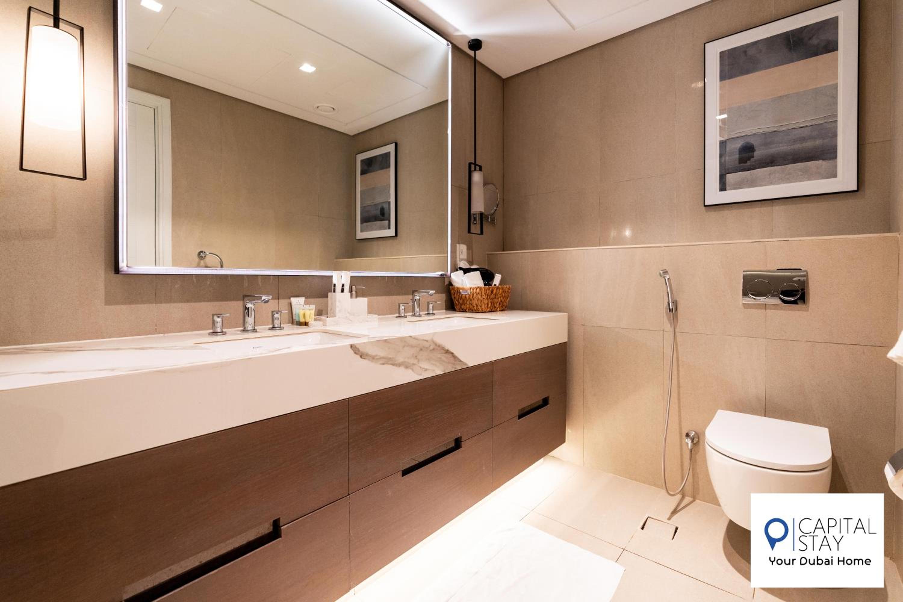 Capital Stay- Private Two Bed Apartment - The Address Beach Resort Residences Fujairah