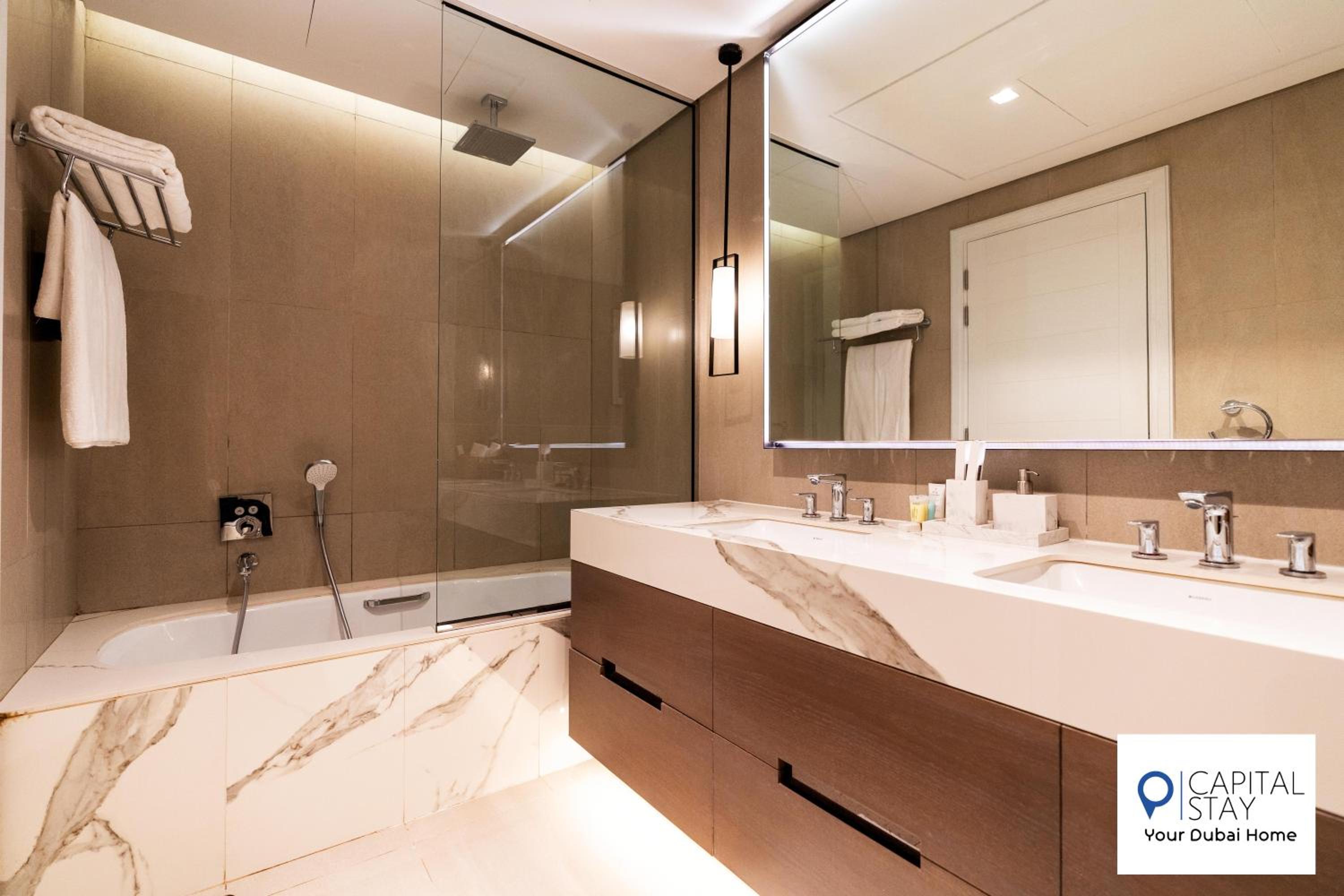 Capital Stay- Private Two Bed Apartment - The Address Beach Resort Residences Fujairah