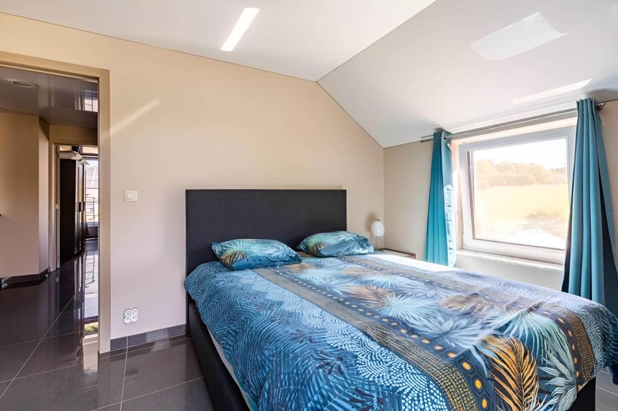 LA VILLA DE SENY , villa de charme avec jardin ,Piscine nature, jacuzzi , petanque, fitness, billard,ping pong,