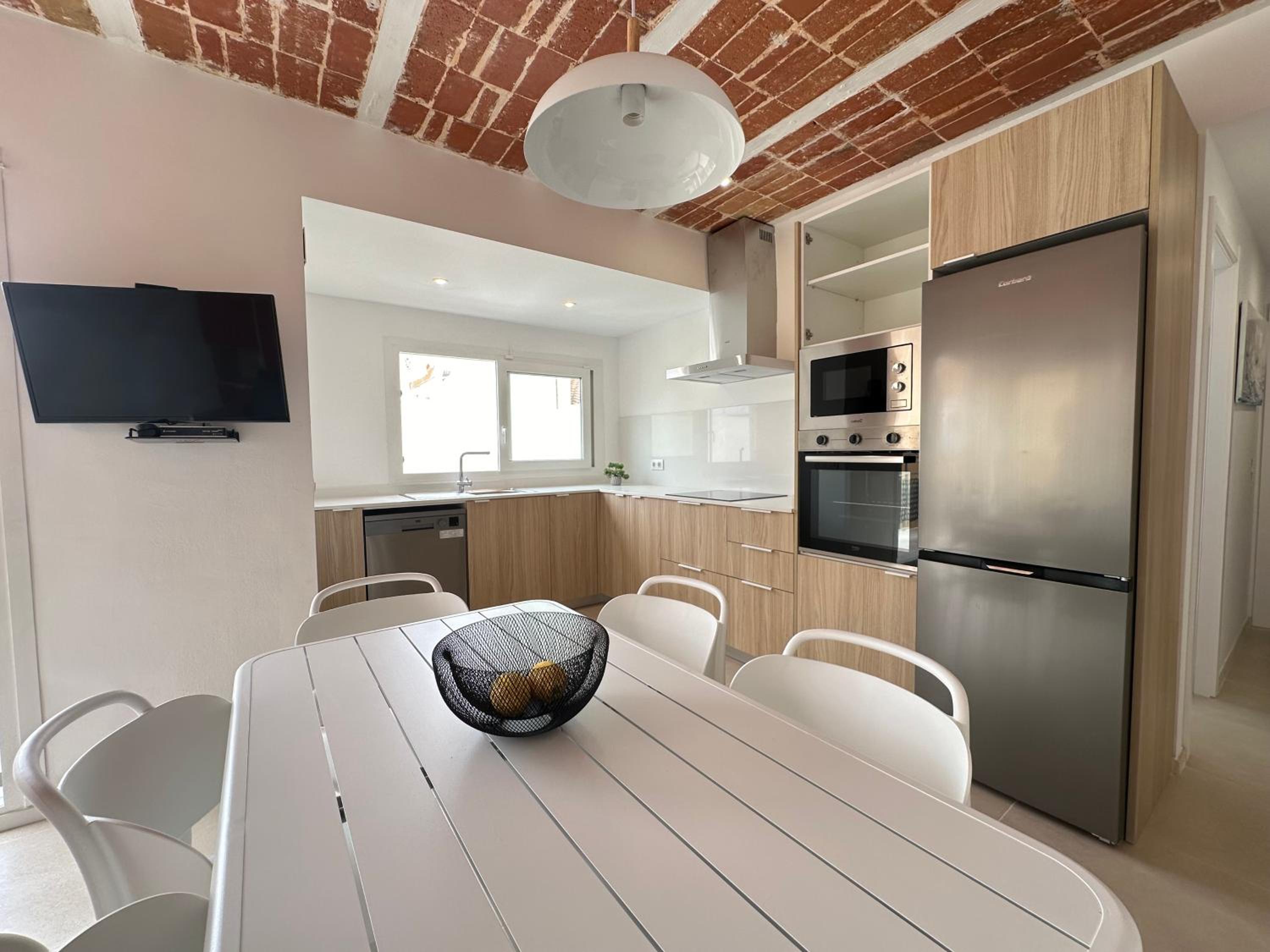 Agi Arago Apartments