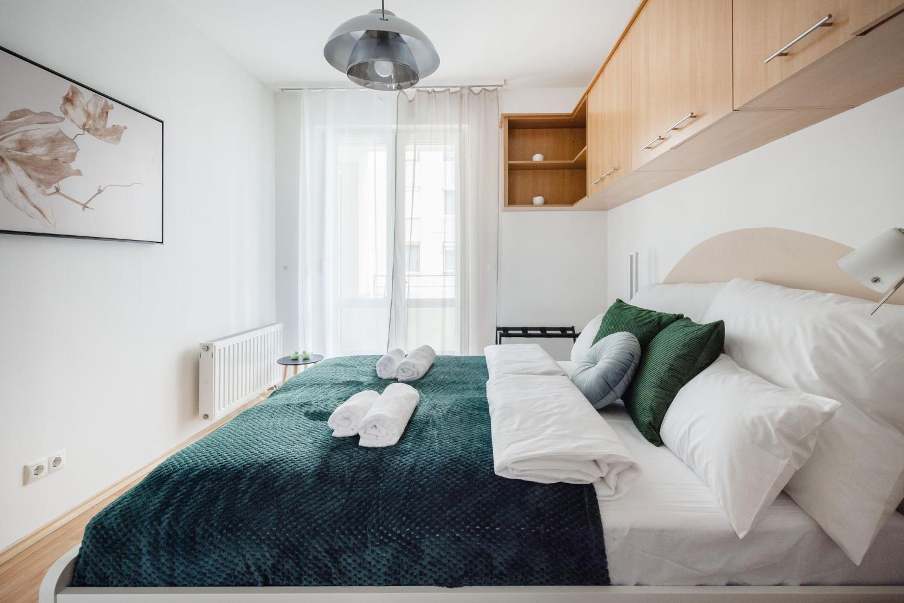 Modern two-bedroom apartment with free parking view 5