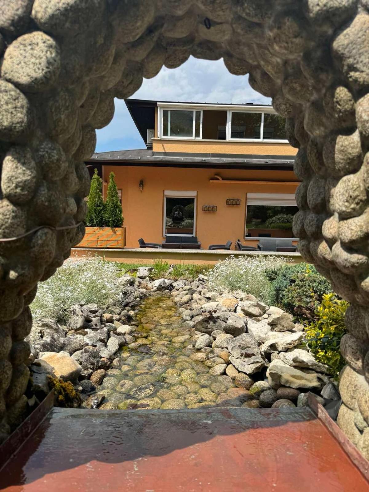 Villa Boyana City & Relax with Hot Jacuzzi and Sauna by BookVillaBG