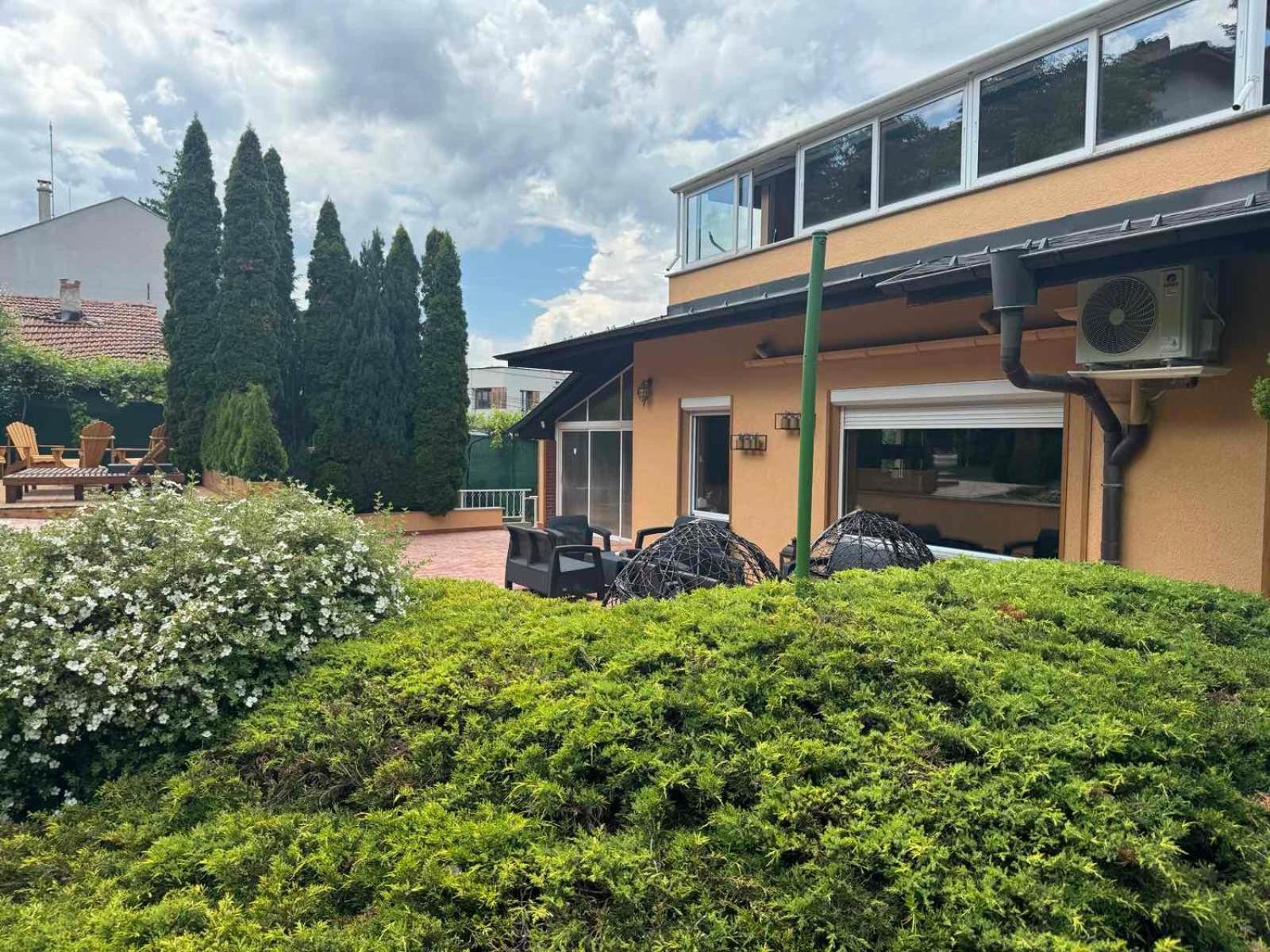 Villa Boyana City & Relax with Hot Jacuzzi and Sauna by BookVillaBG