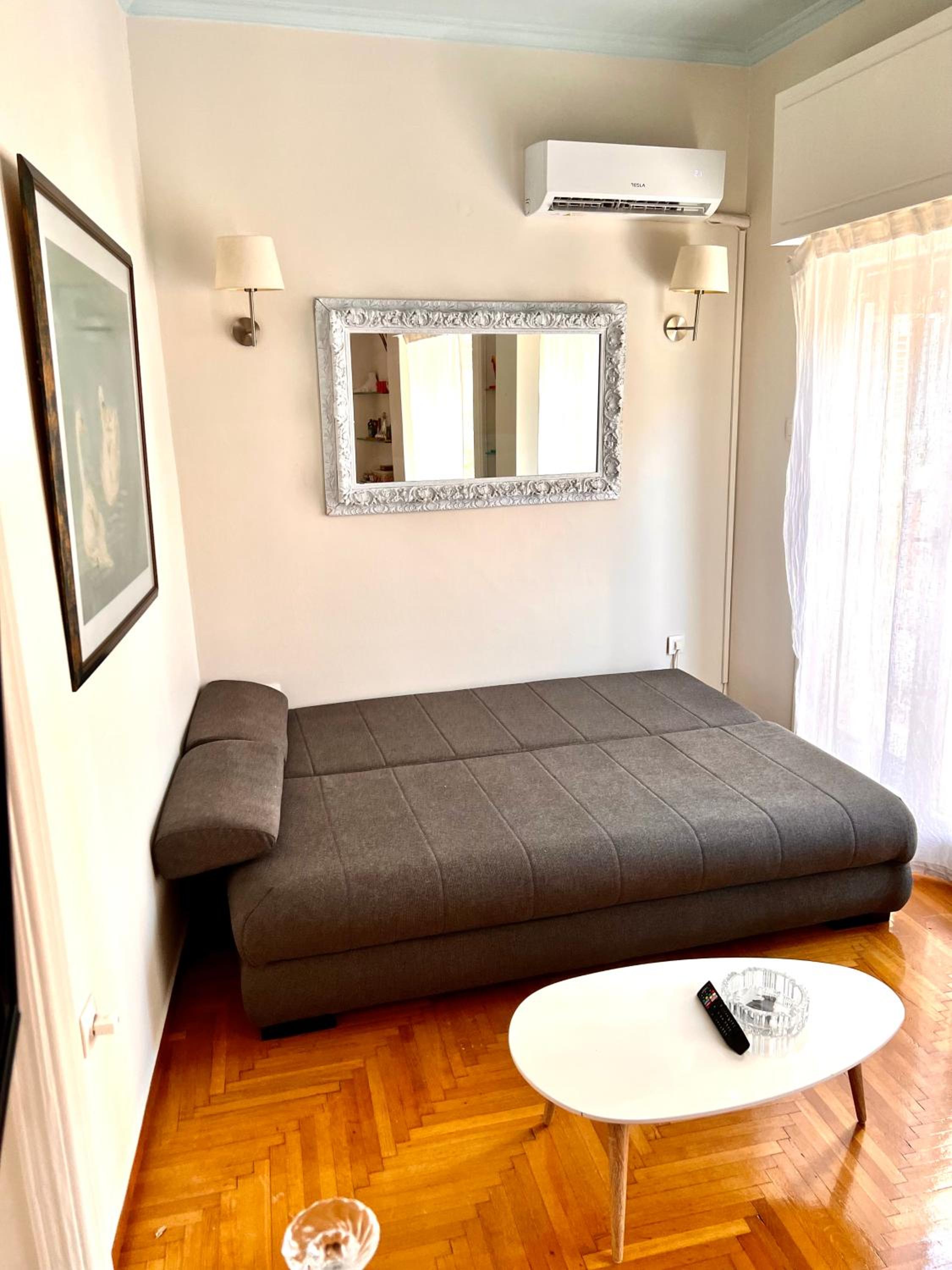 Plaka Modern Vibes