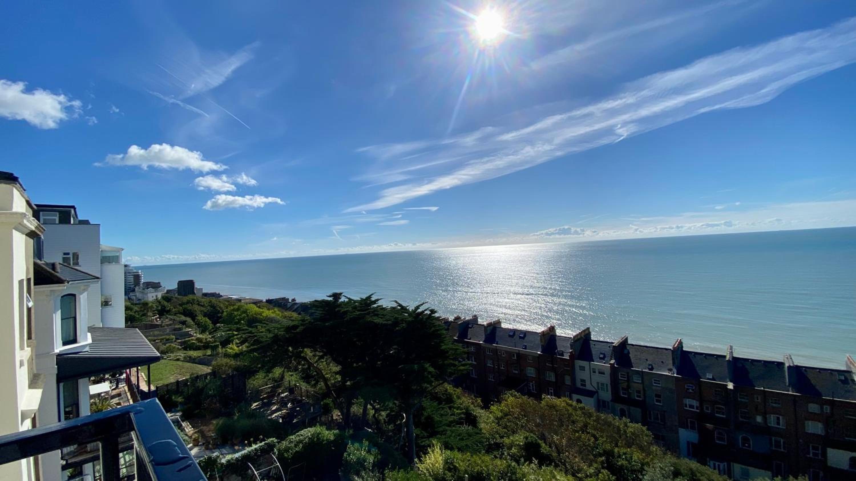 Seascape - 2 bedroom flat with panoramic sea views view 5