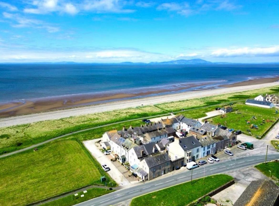 Beautiful Beach Front Cottage view 5
