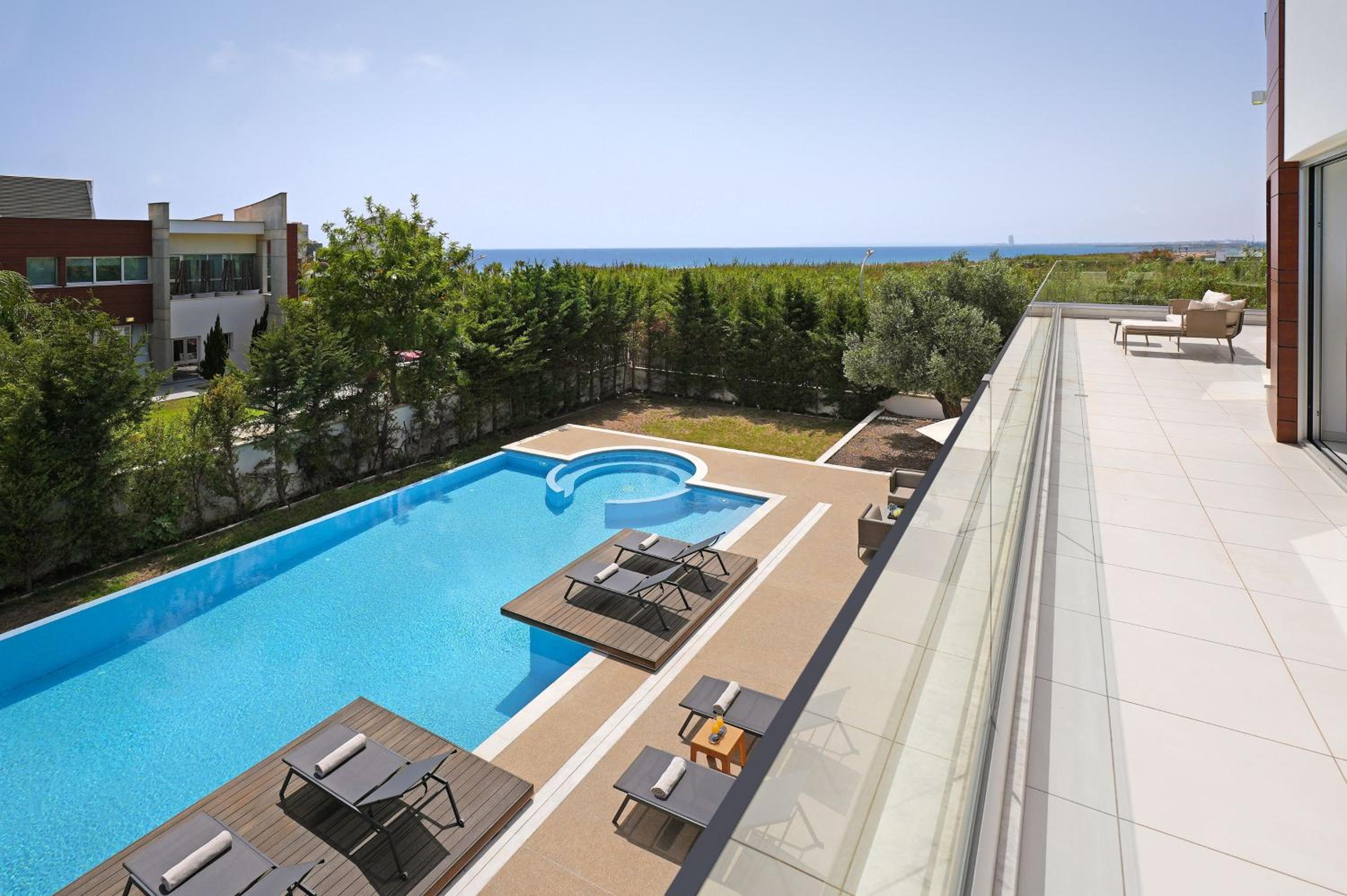 Royal Oasis Villa