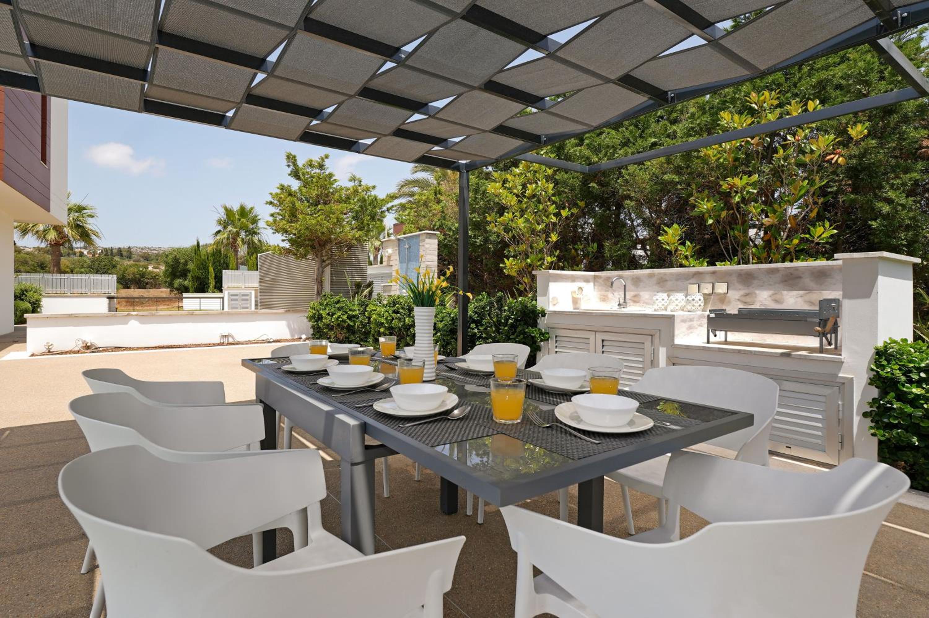 Royal Oasis Villa