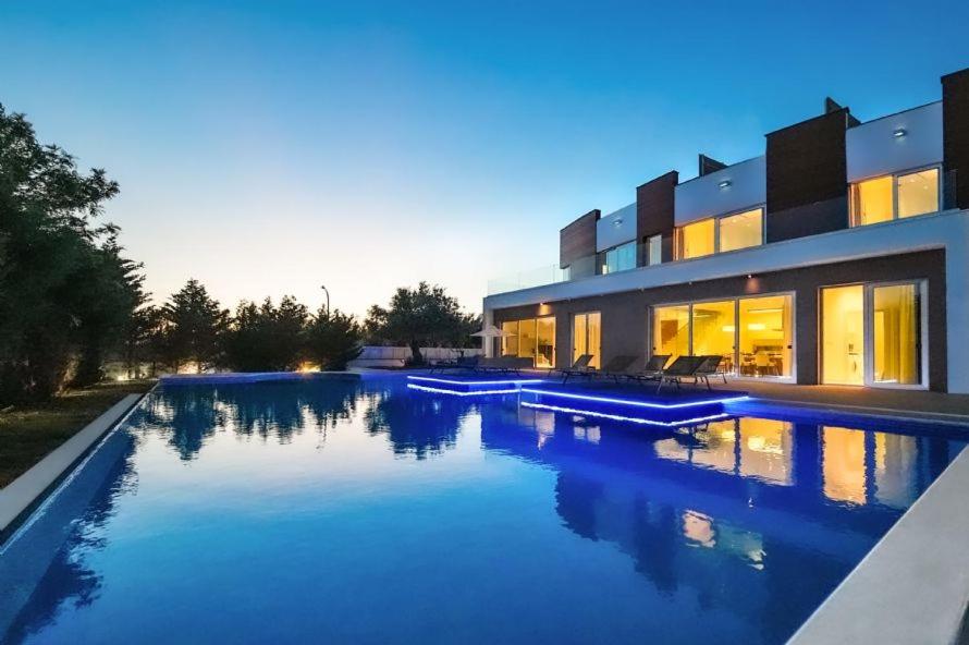 Royal Oasis Villa