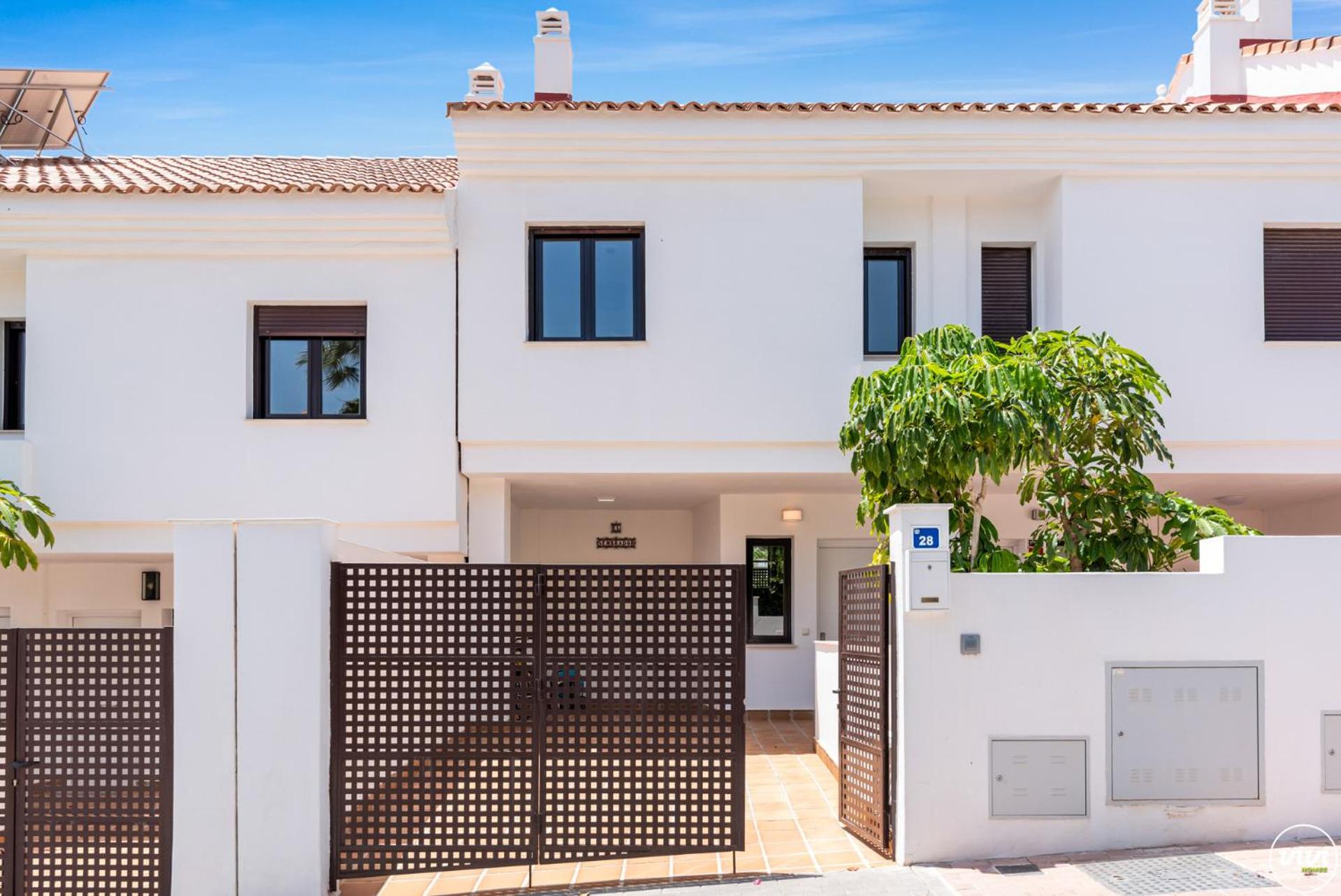 ViVi Homes - El Sembrador Pool, Terrace & Golf