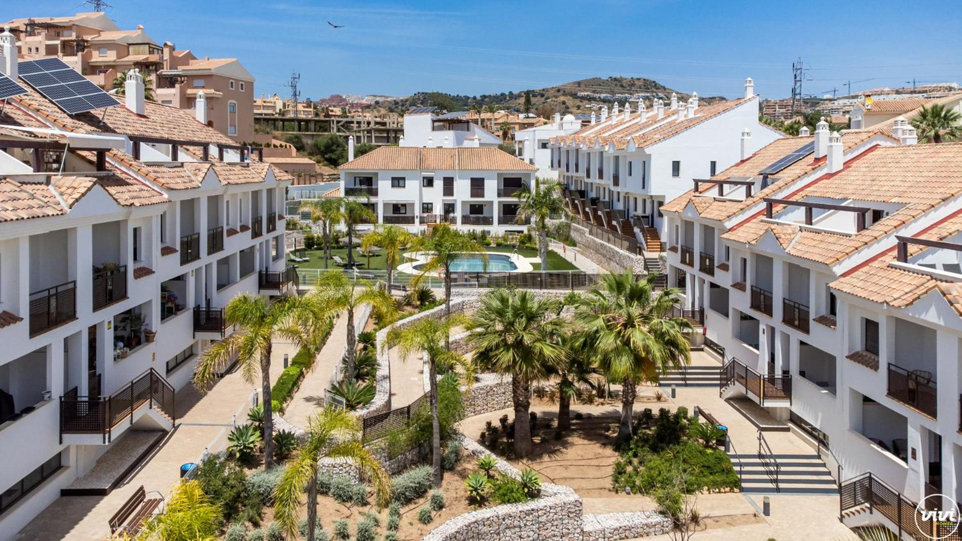 ViVi Homes - El Sembrador Pool, Terrace & Golf
